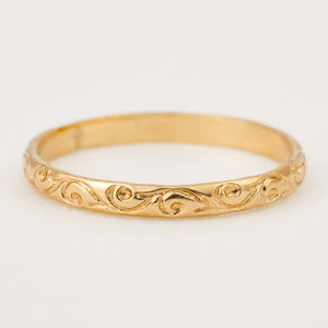 2.1 mm Wavey Gold Band