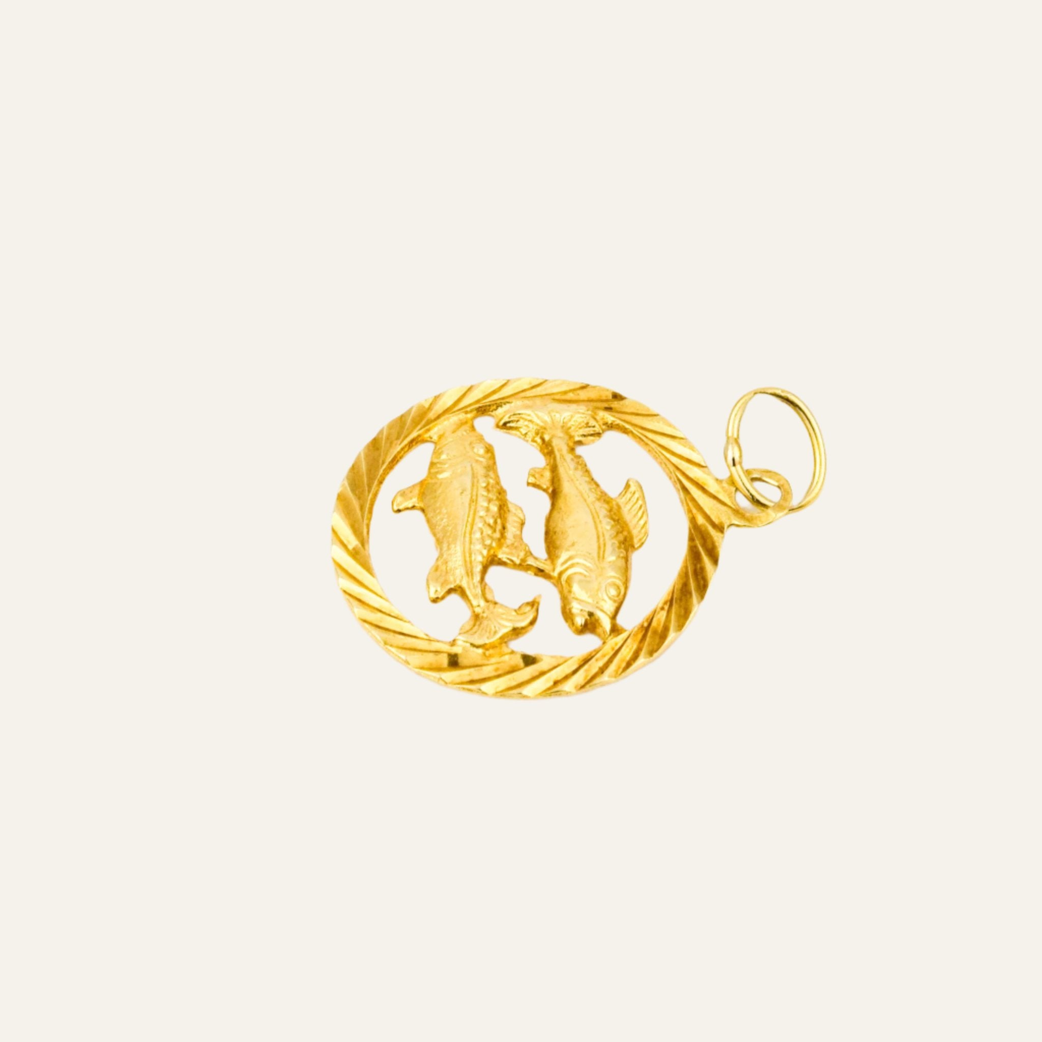 vintage 14k Pisces Circular Pendant