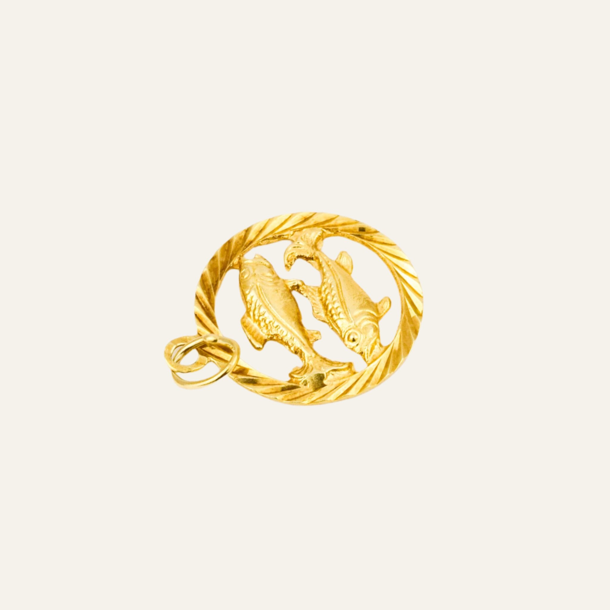 vintage 14k Pisces Circular Pendant
