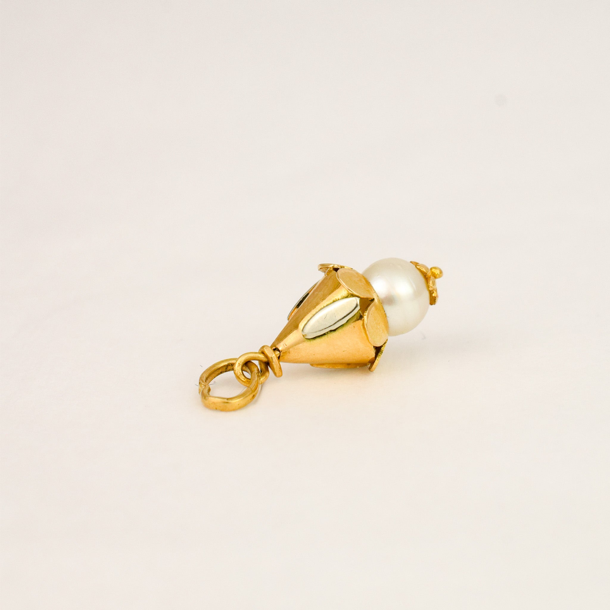 Floral Pearl Pendant