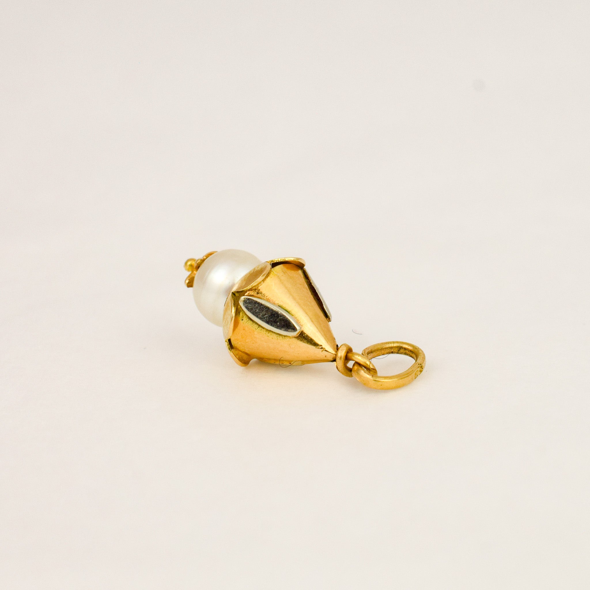 Floral Pearl Pendant