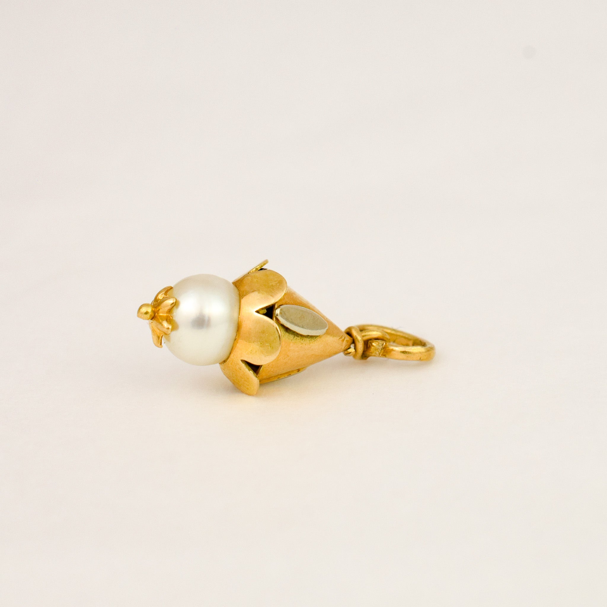 Floral Pearl Pendant