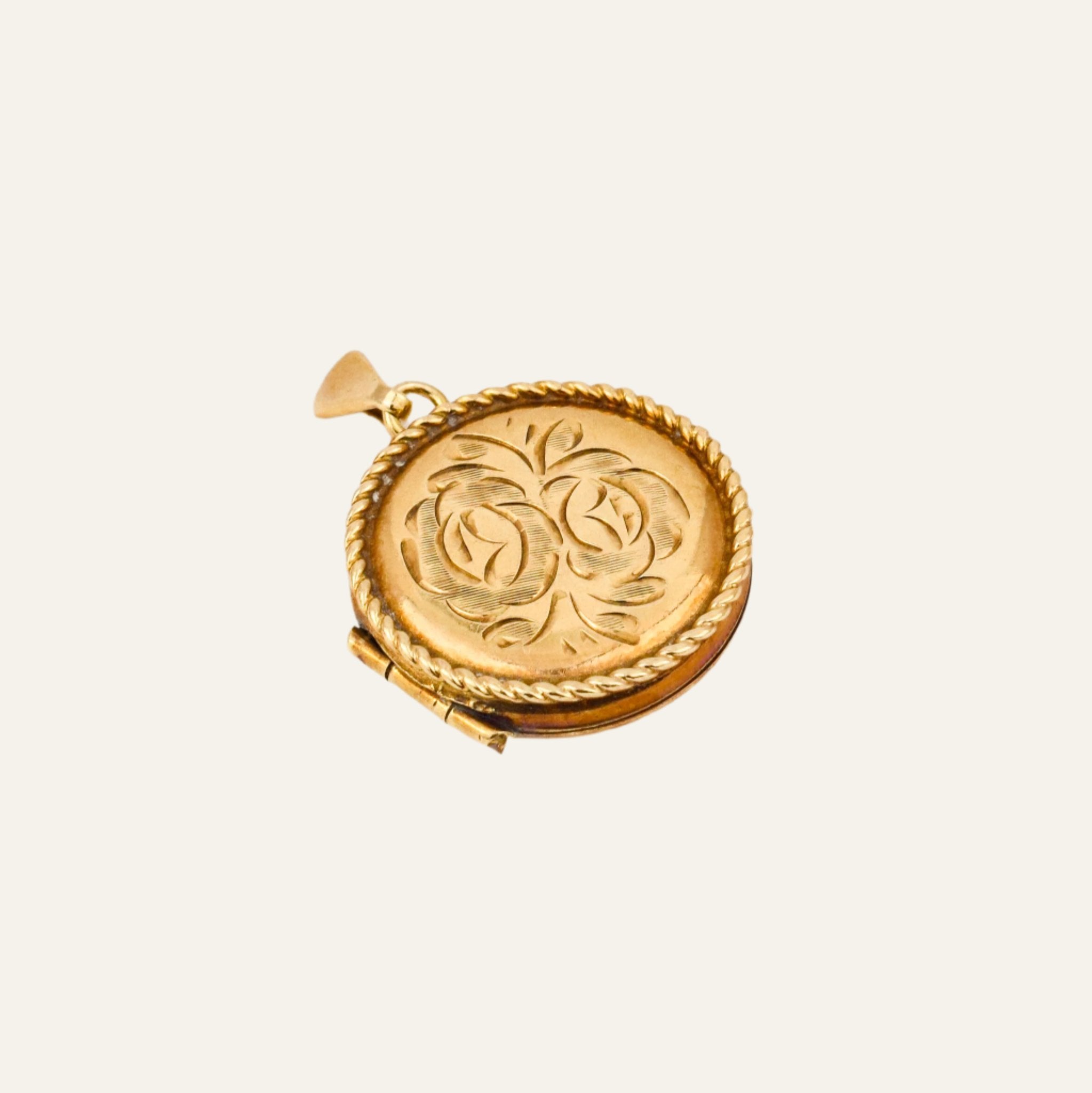 vintage 9k gold Round Locket