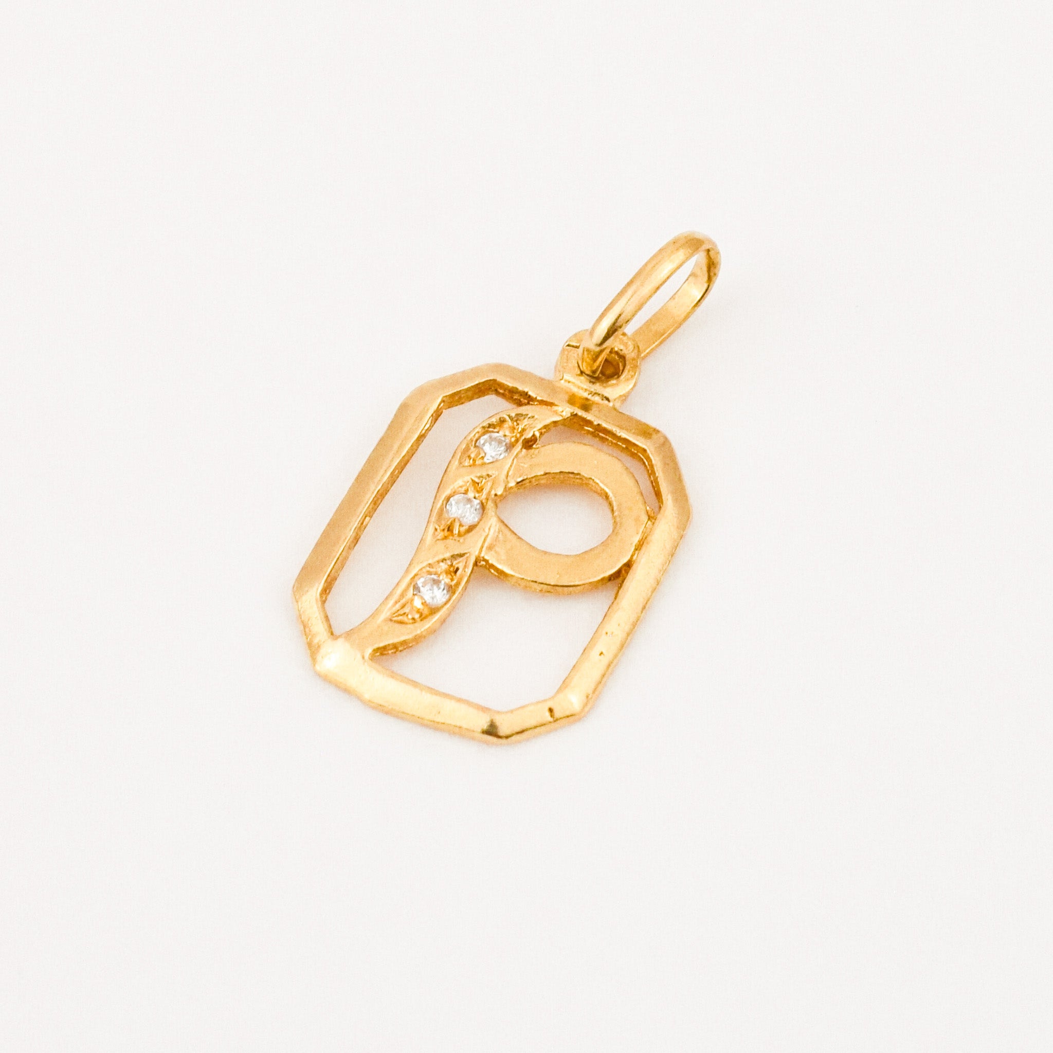 Sparkling 'P' Trilogy Letter Pendant