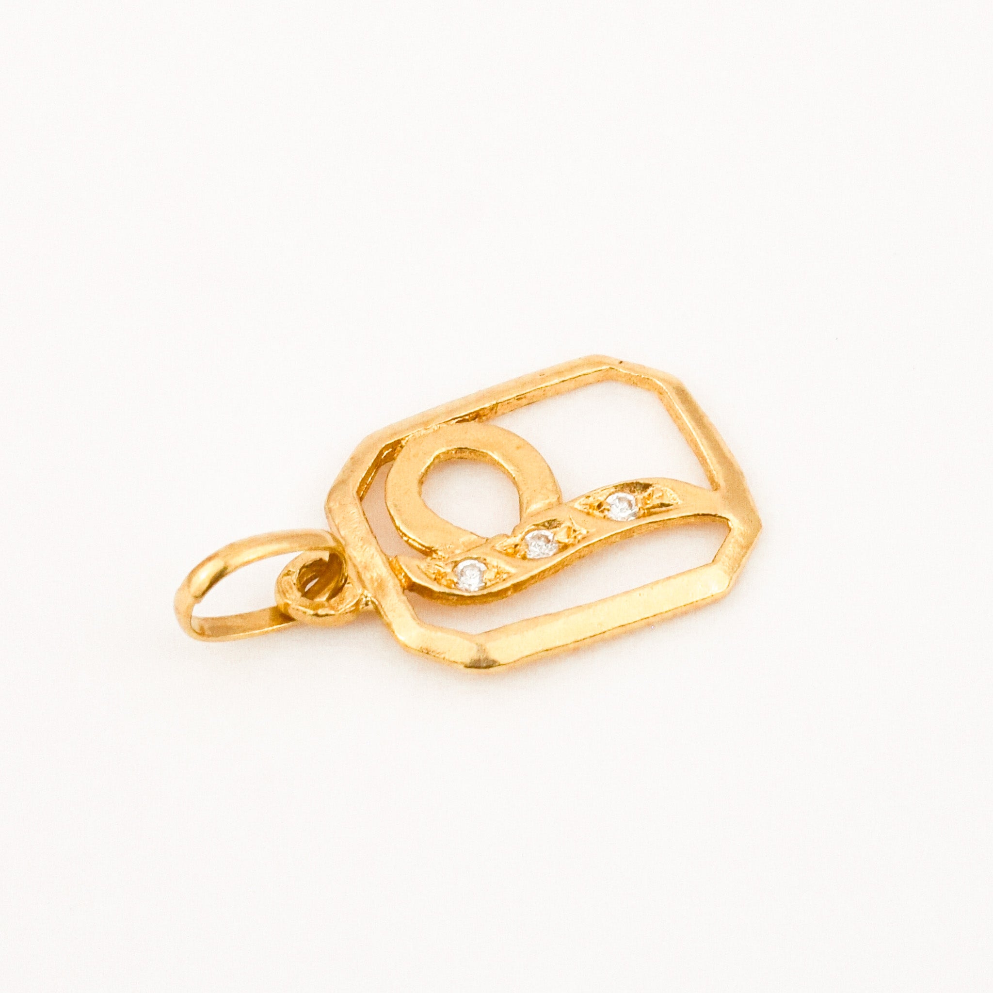 Sparkling 'P' Trilogy Letter Pendant