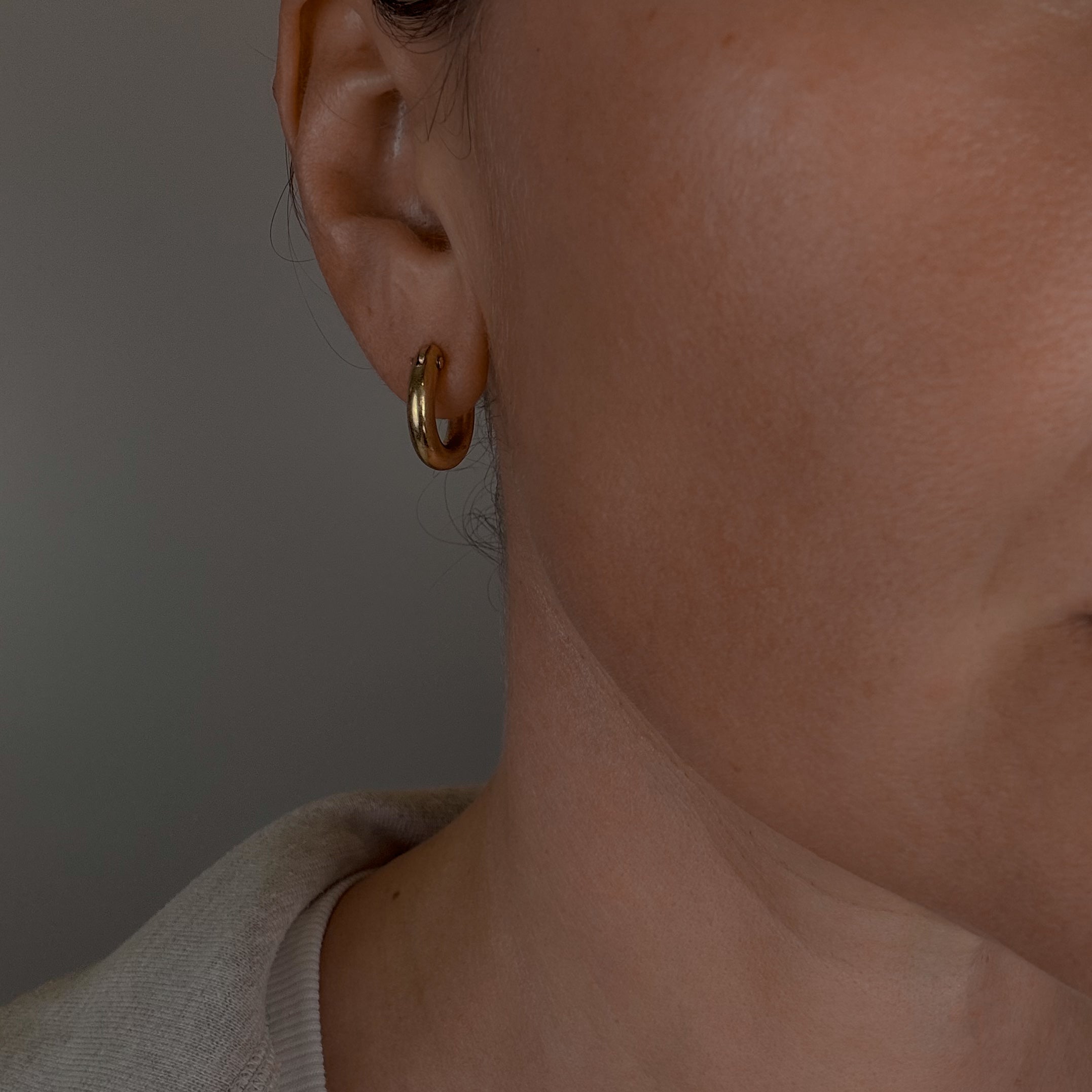 16.2 mm Classic Gold Hoop Earrings