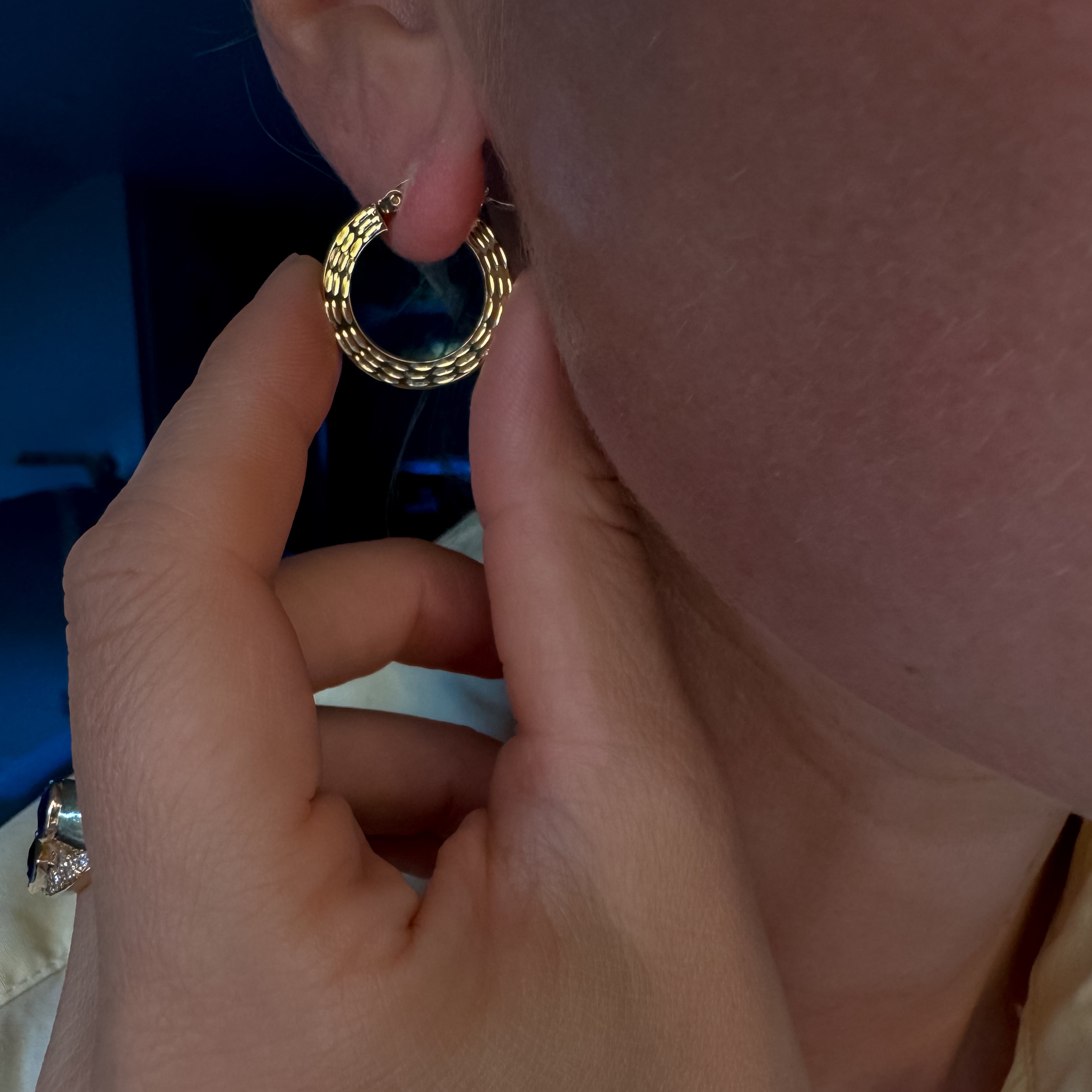21.8 mm Diamond Cut Thick Gold Hoops