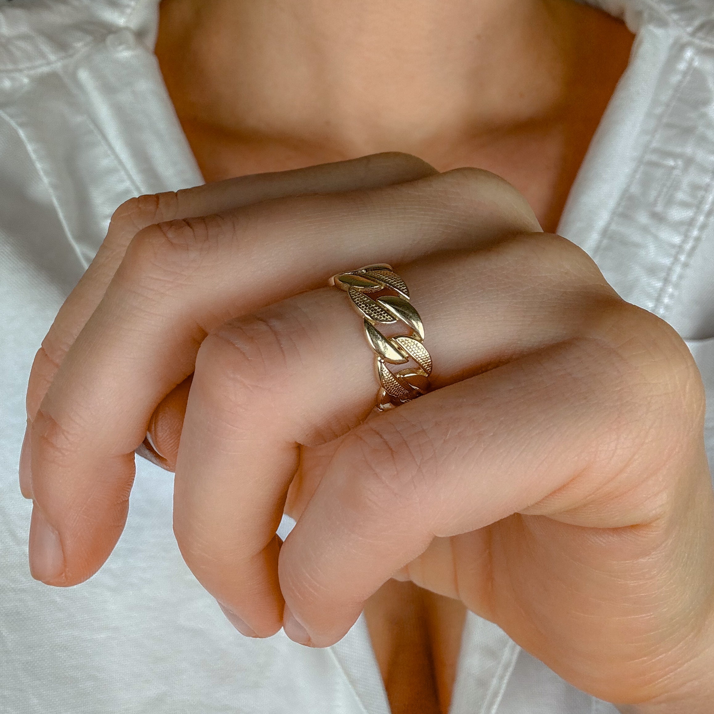 Multi-Texture Chain Gold Band