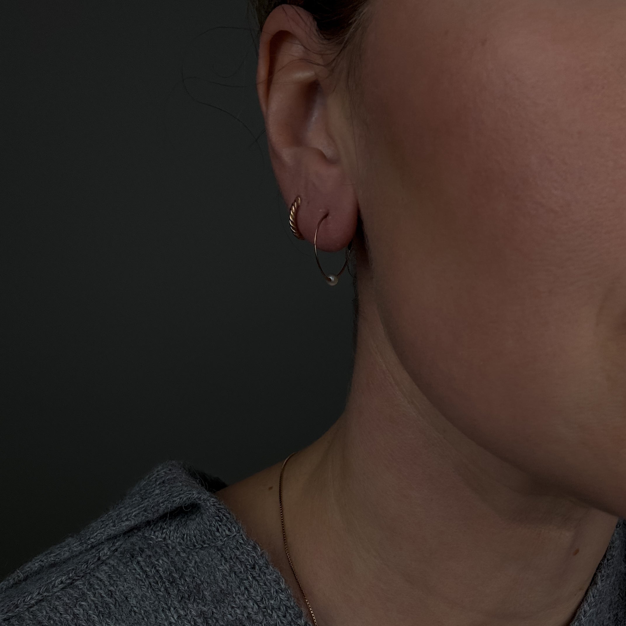 Knife Edge Pearl Hoop