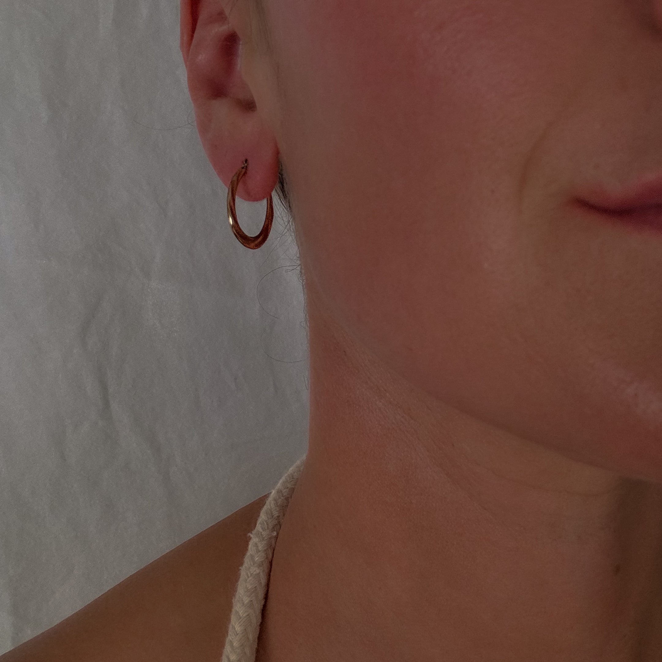 21.8 mm Oval Wave Gold Hoops