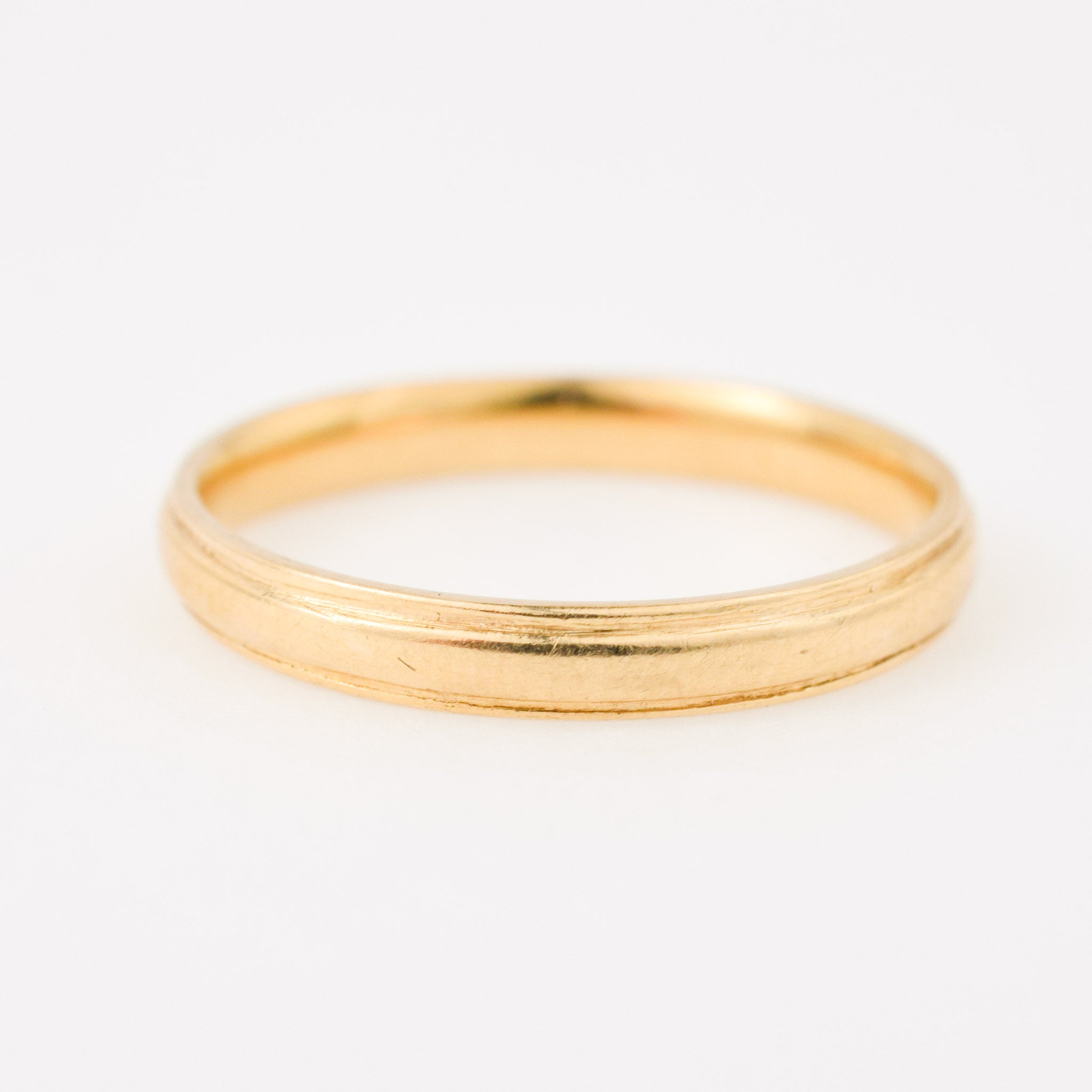 vintage gold ribbed band