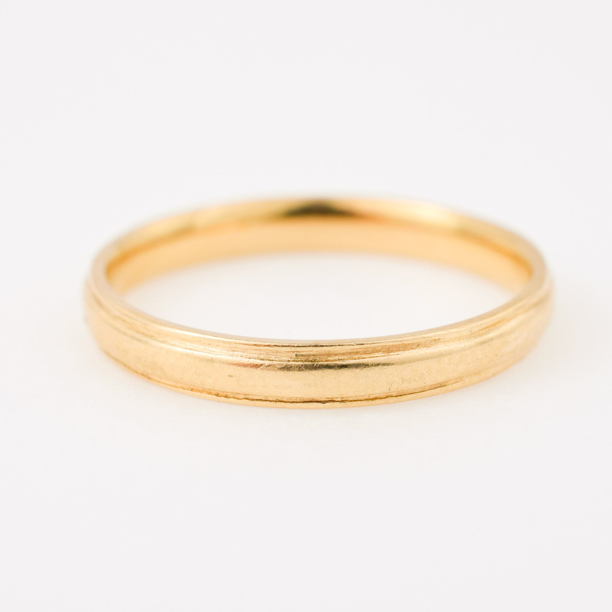 vintage gold ribbed band