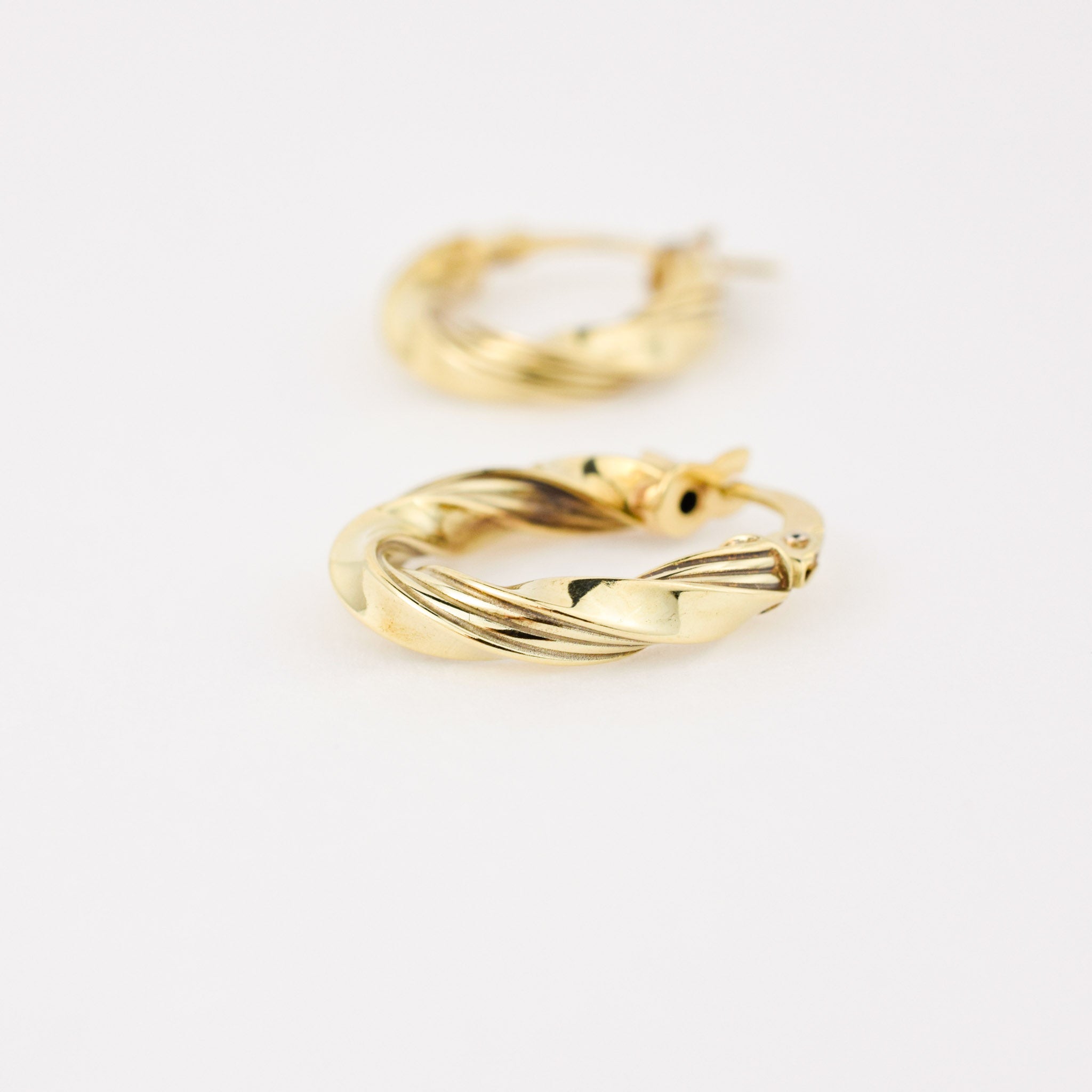 vintage gold twist hoop earrings