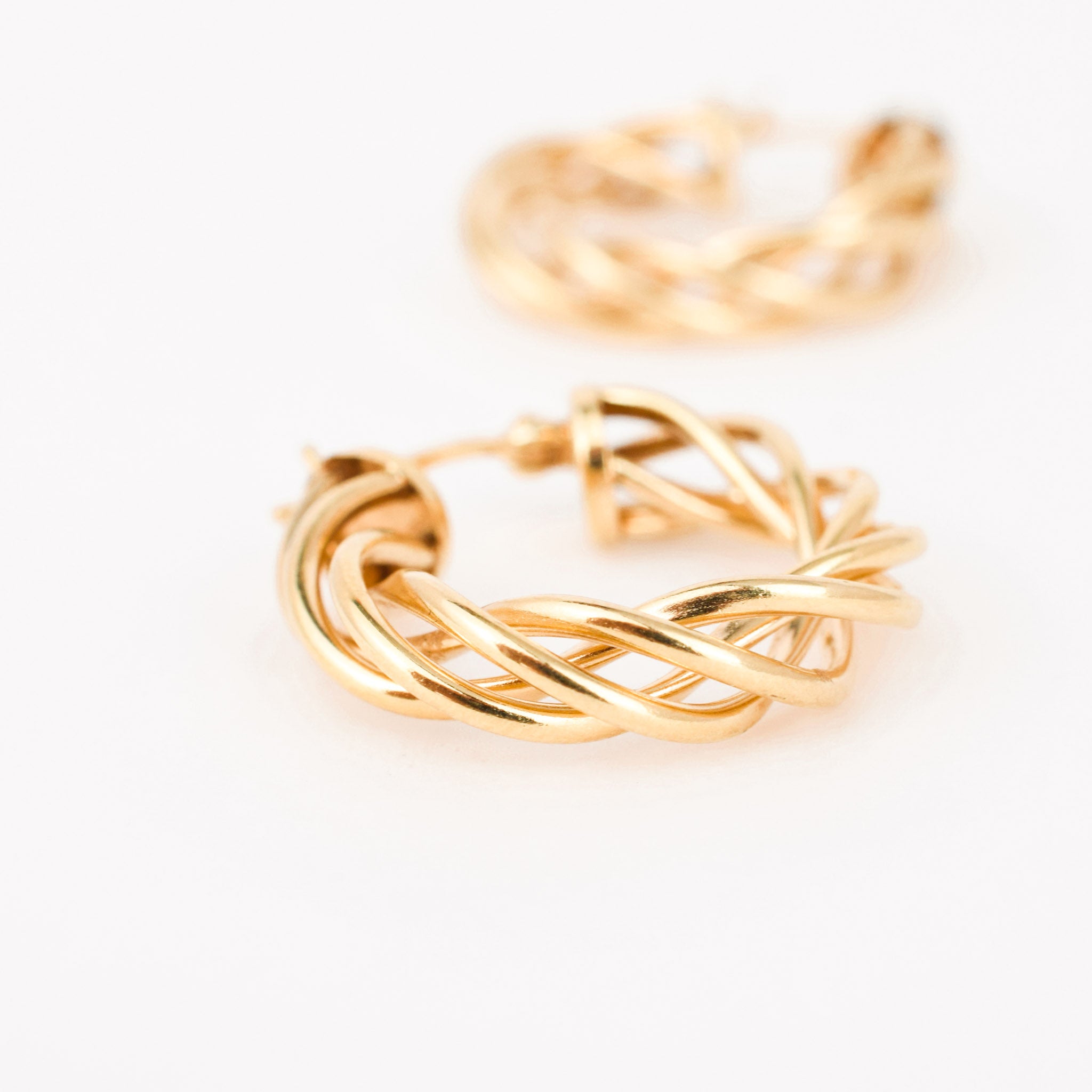 vintage gold twisted hoop earrings 