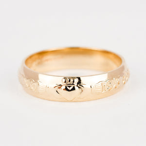 vintage gold claddagh ring 