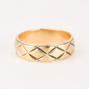 vintage gold quilted ring 
