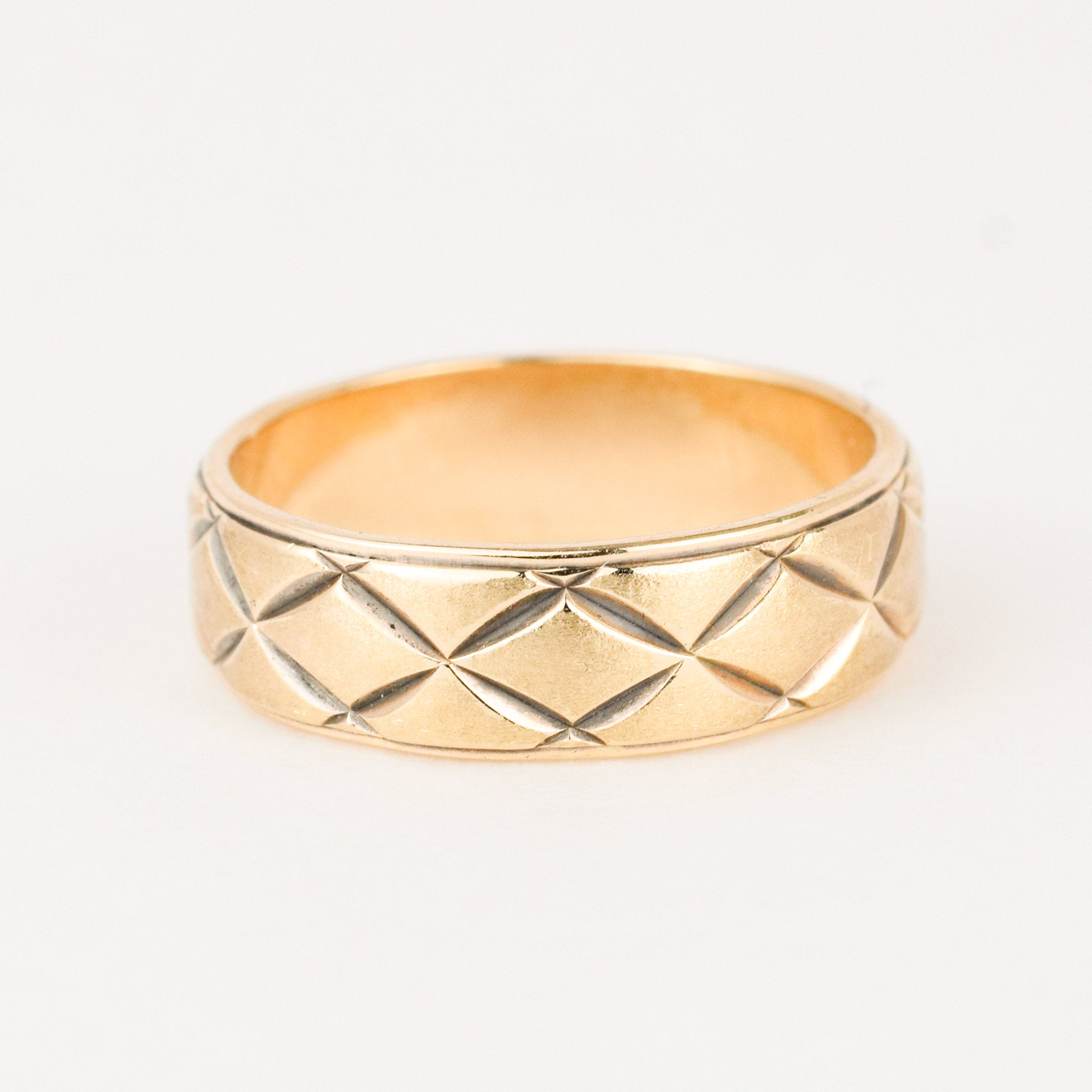 vintage gold quilted ring 