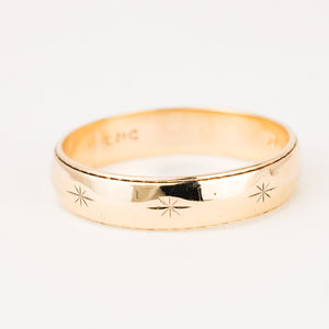 vintage gold ring with star etching detail
