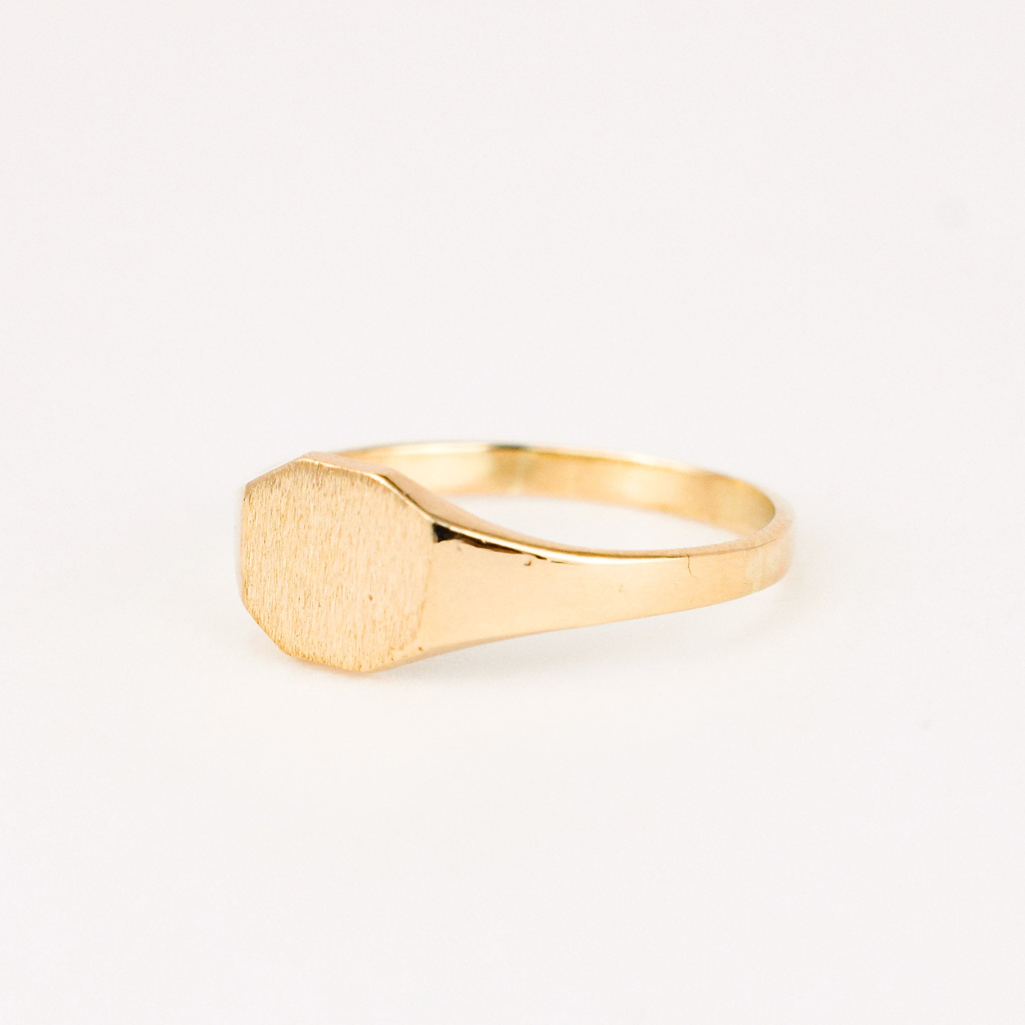 vintage gold signet ring 