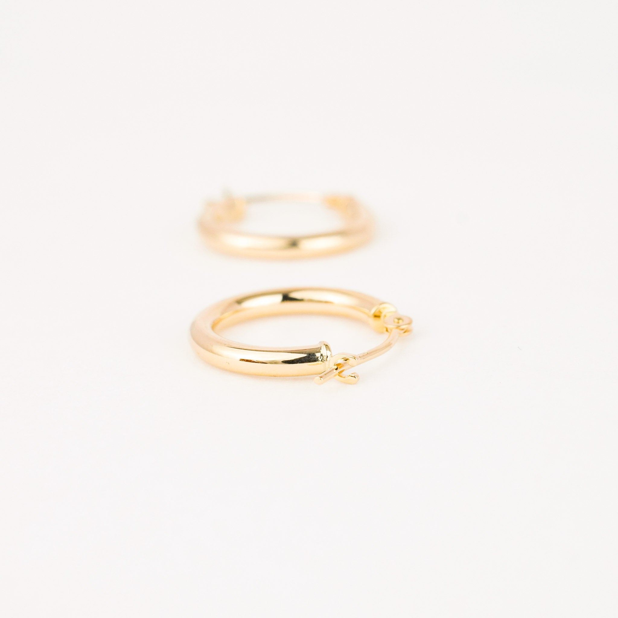 vintage gold 14k hoop earrings 