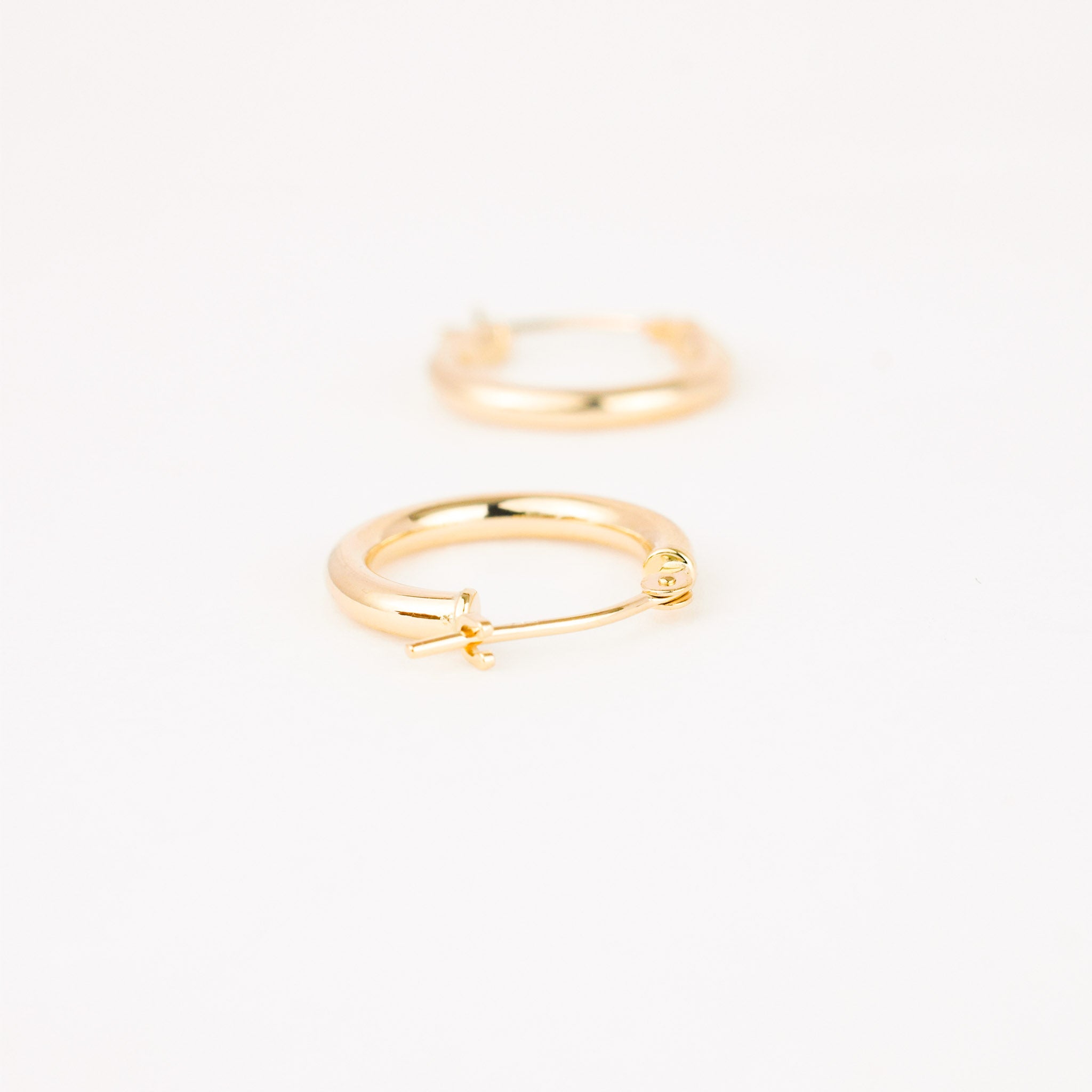 vintage gold 14k hoop earrings 
