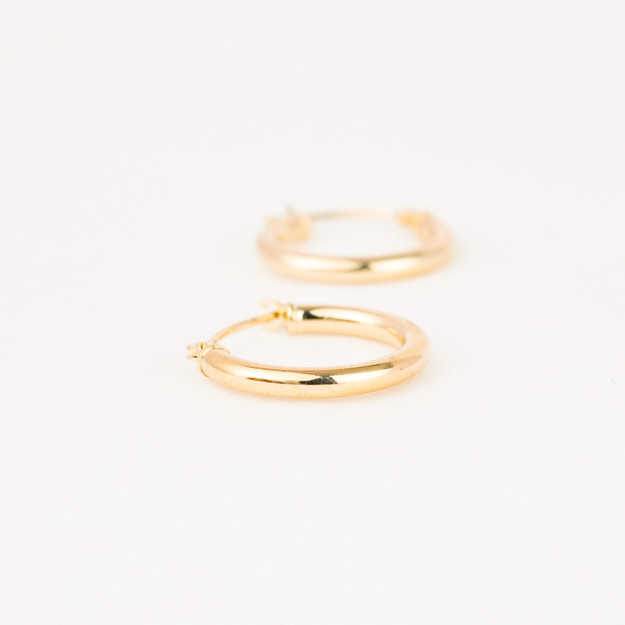 vintage gold 14k hoop earrings 