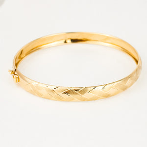 vintage gold quilted bangle 