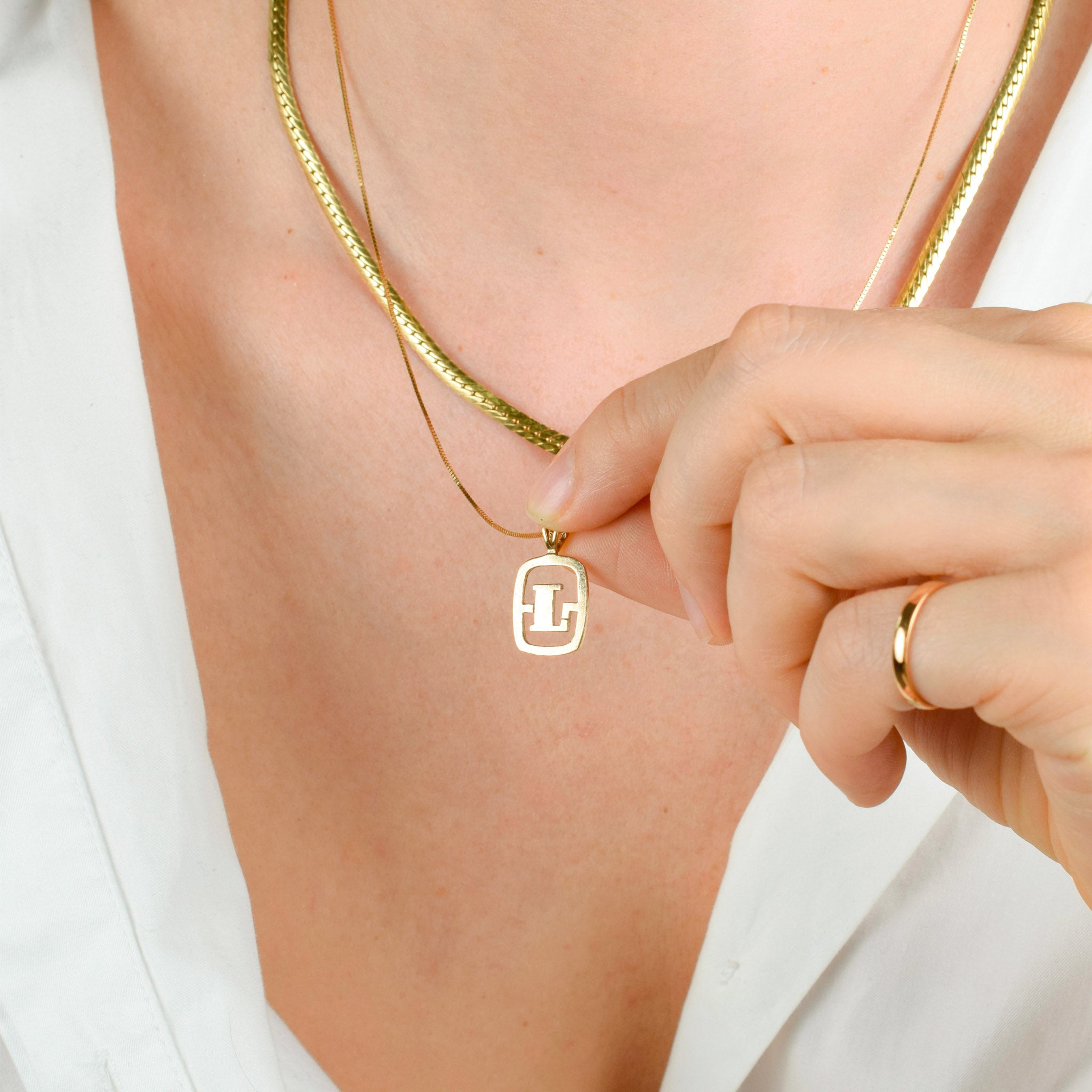 vintage gold 'l' charm pendant 