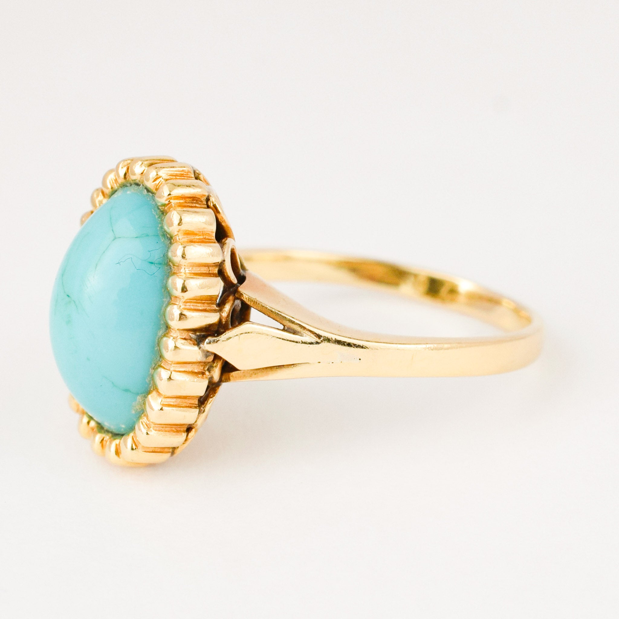 buttery 18k gold vintage turquoise ring 