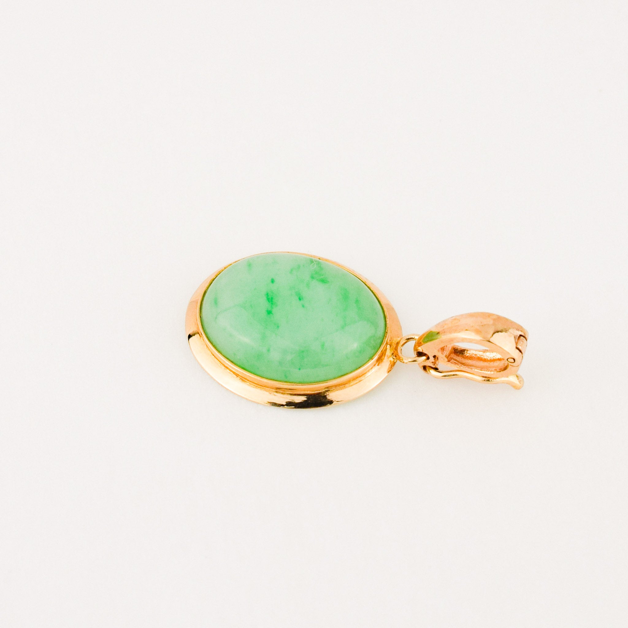 vintage gold cabochon jade pendant 