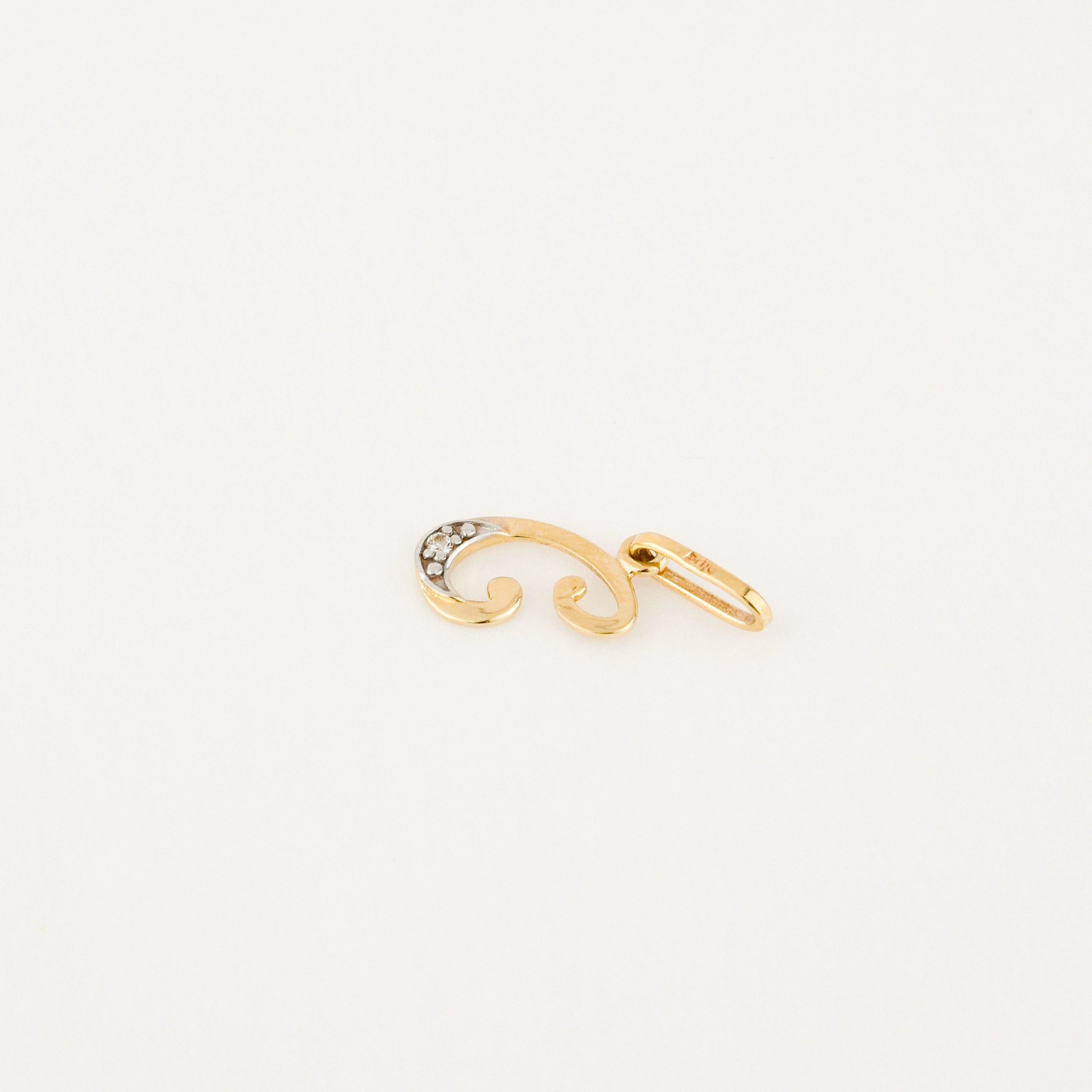 vintage gold 'c' charm pendant 