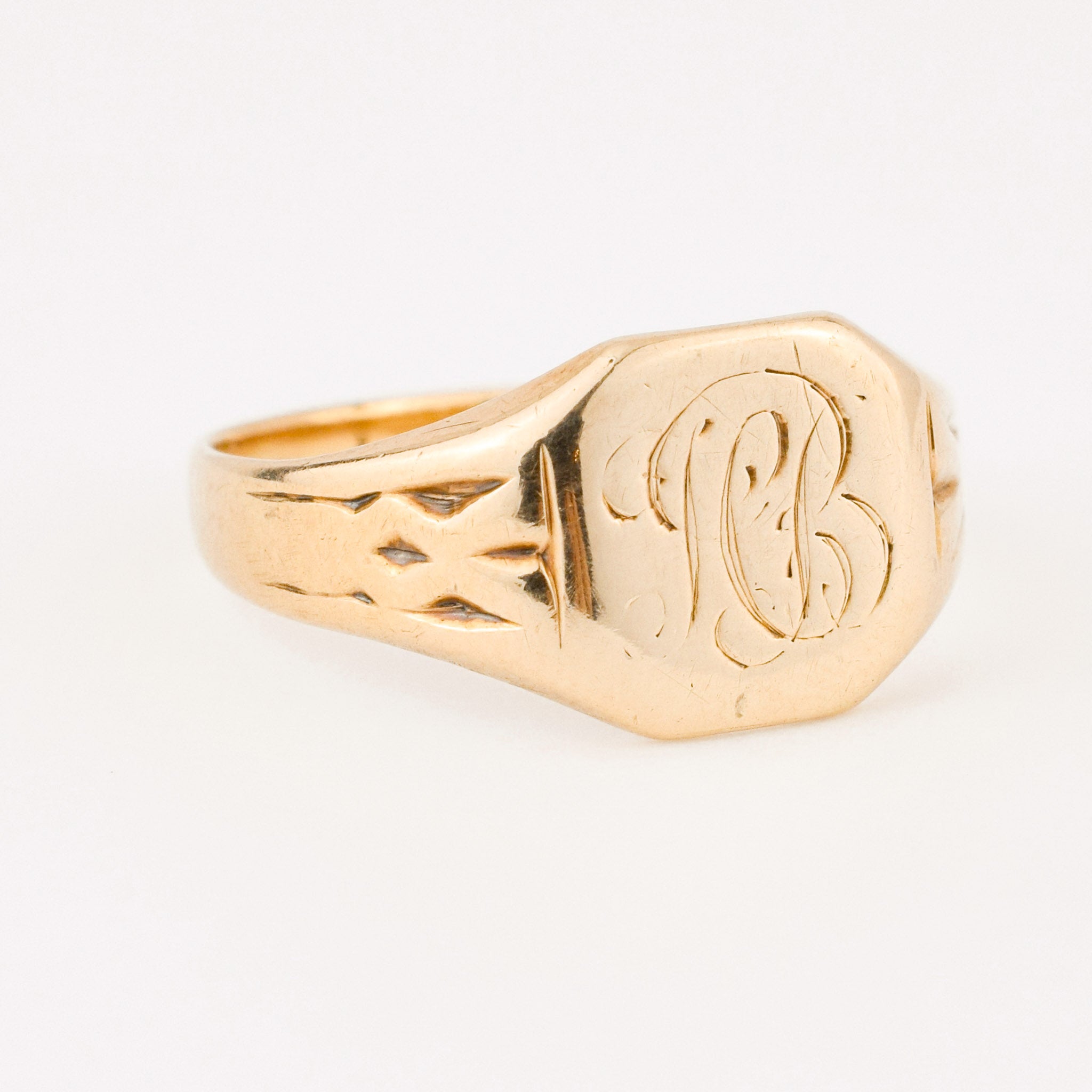 vintage gold 'mb' signet ring