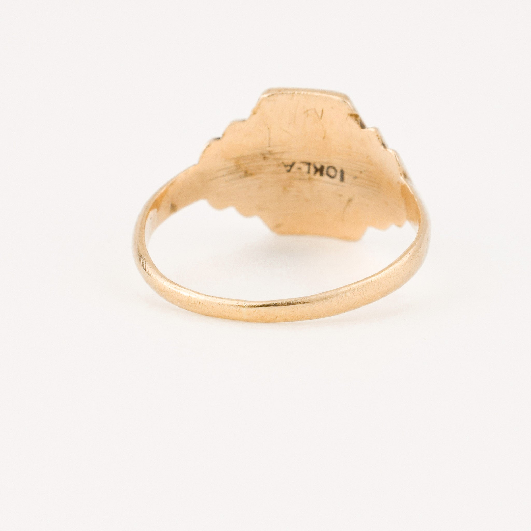 vintage gold 'd' signet ring