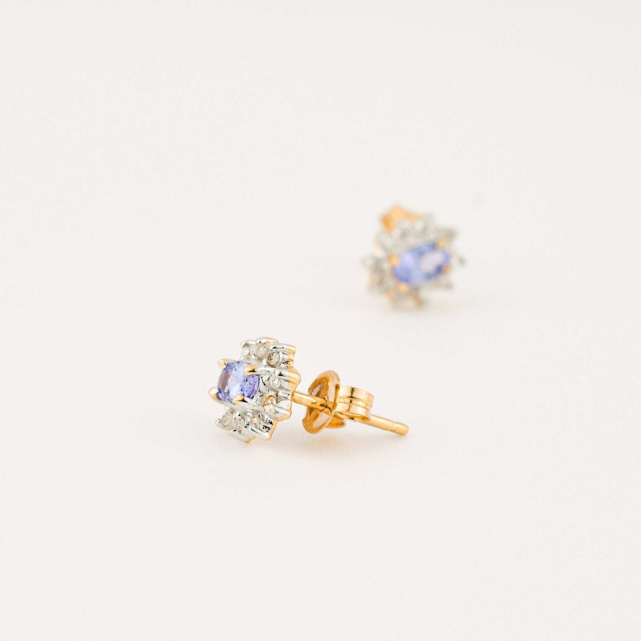 tanzanite diamond cluster stud earrings 