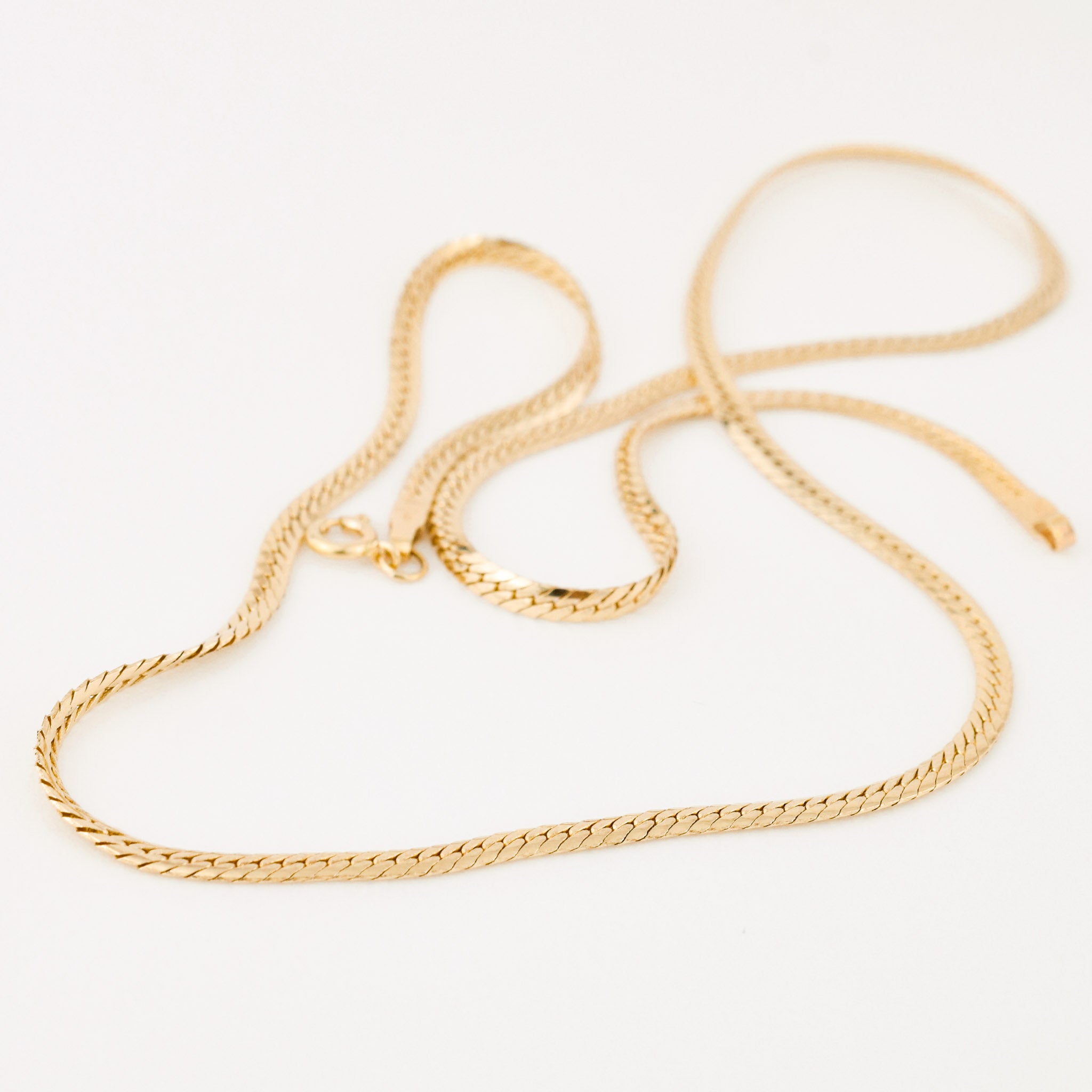 vintage gold 18" herringbone chain necklace