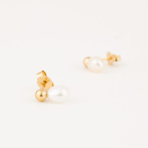 vintage gold pearl and ball stud earrings 