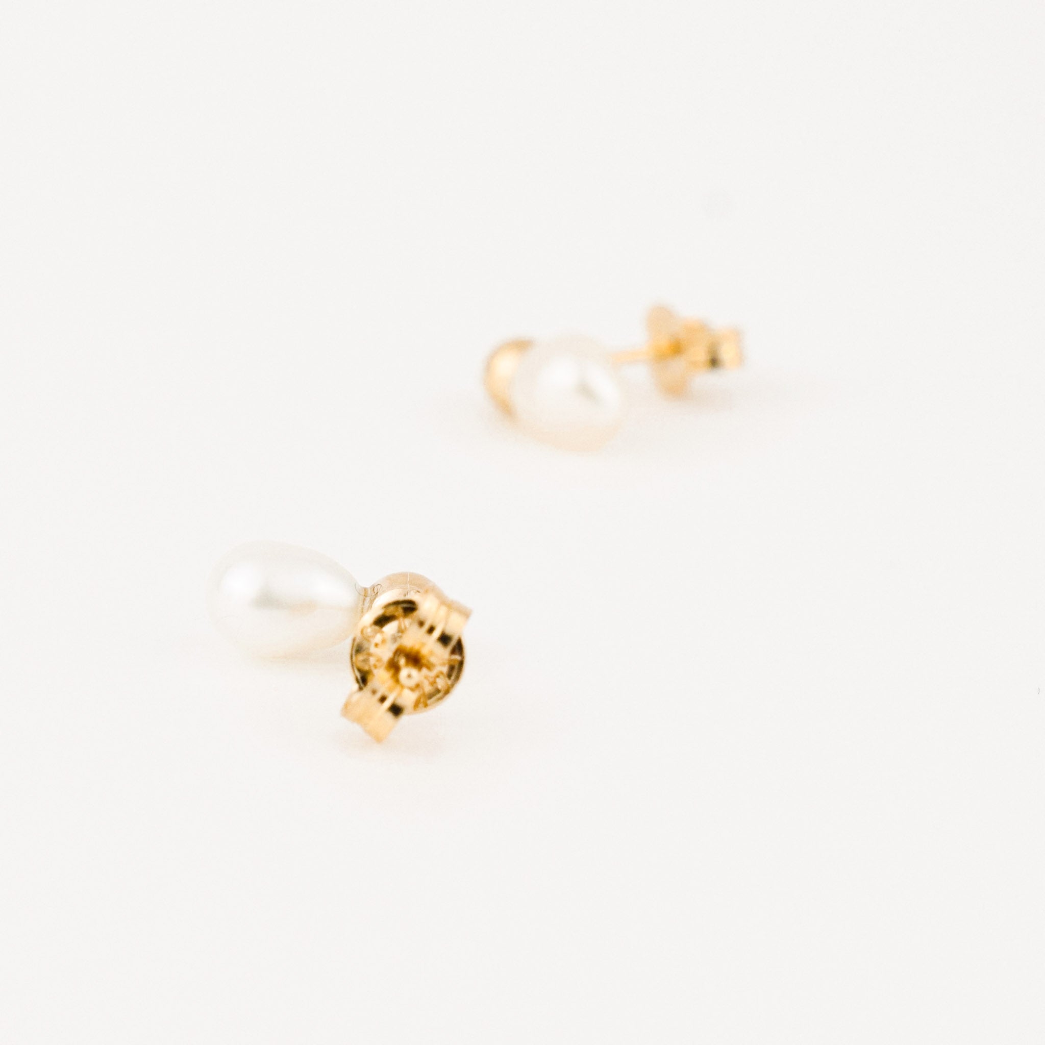 vintage gold pearl and ball stud earrings 