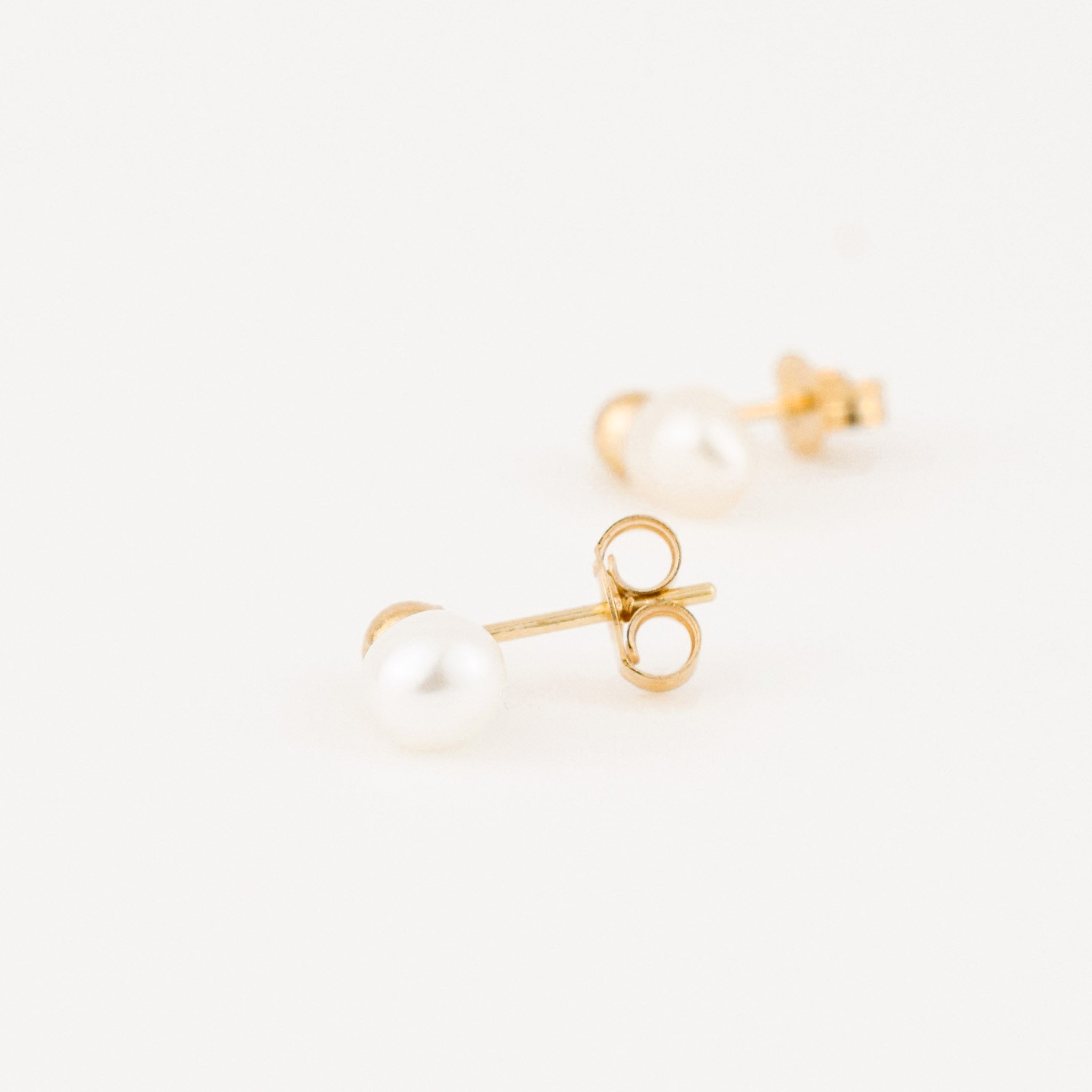 vintage gold pearl and ball stud earrings 