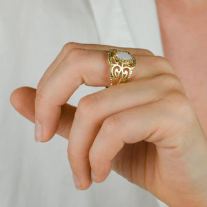 vintage gold filigree opal ring 