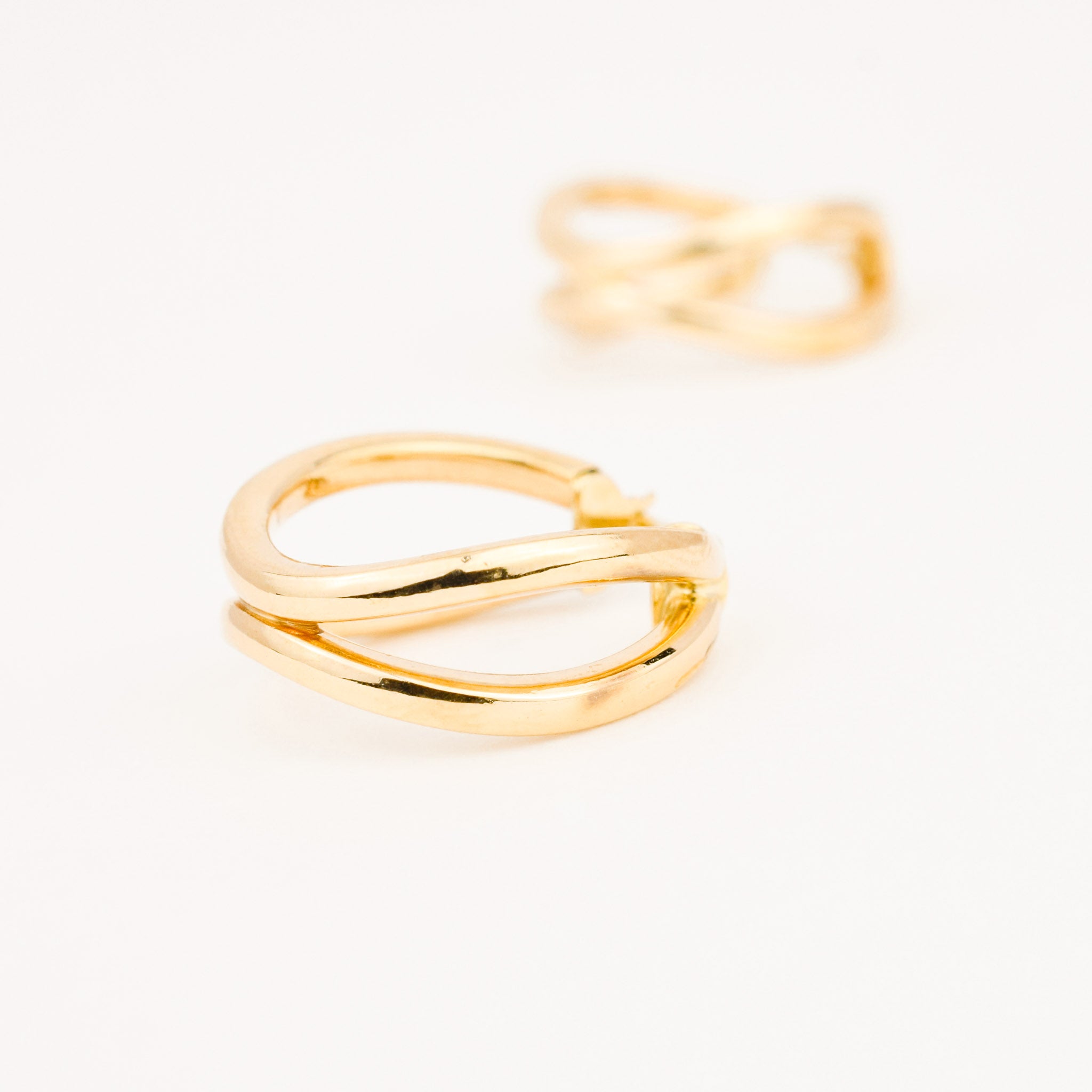 vintage 14k gold hoop earrings 