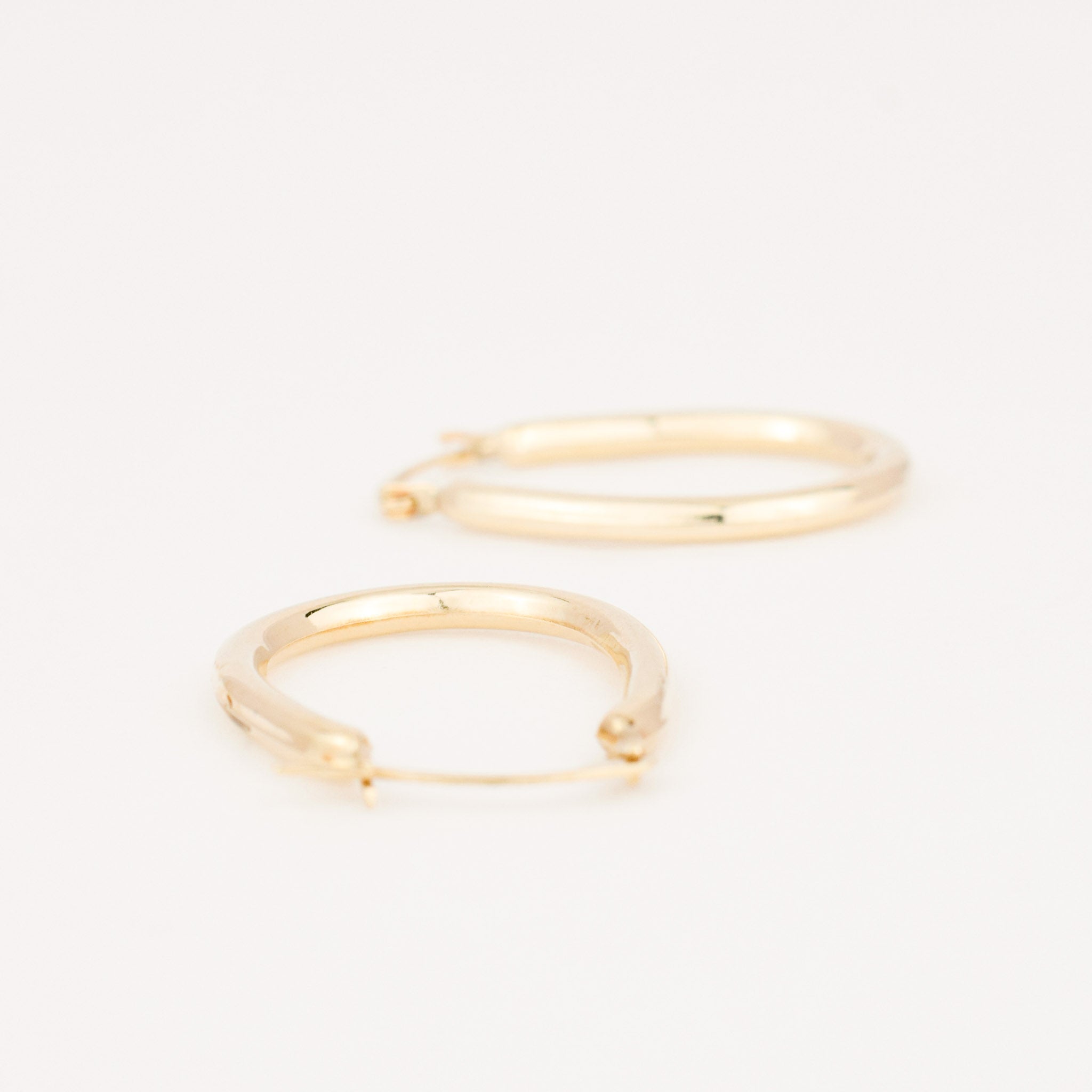 vintage gold oval hoop earrings