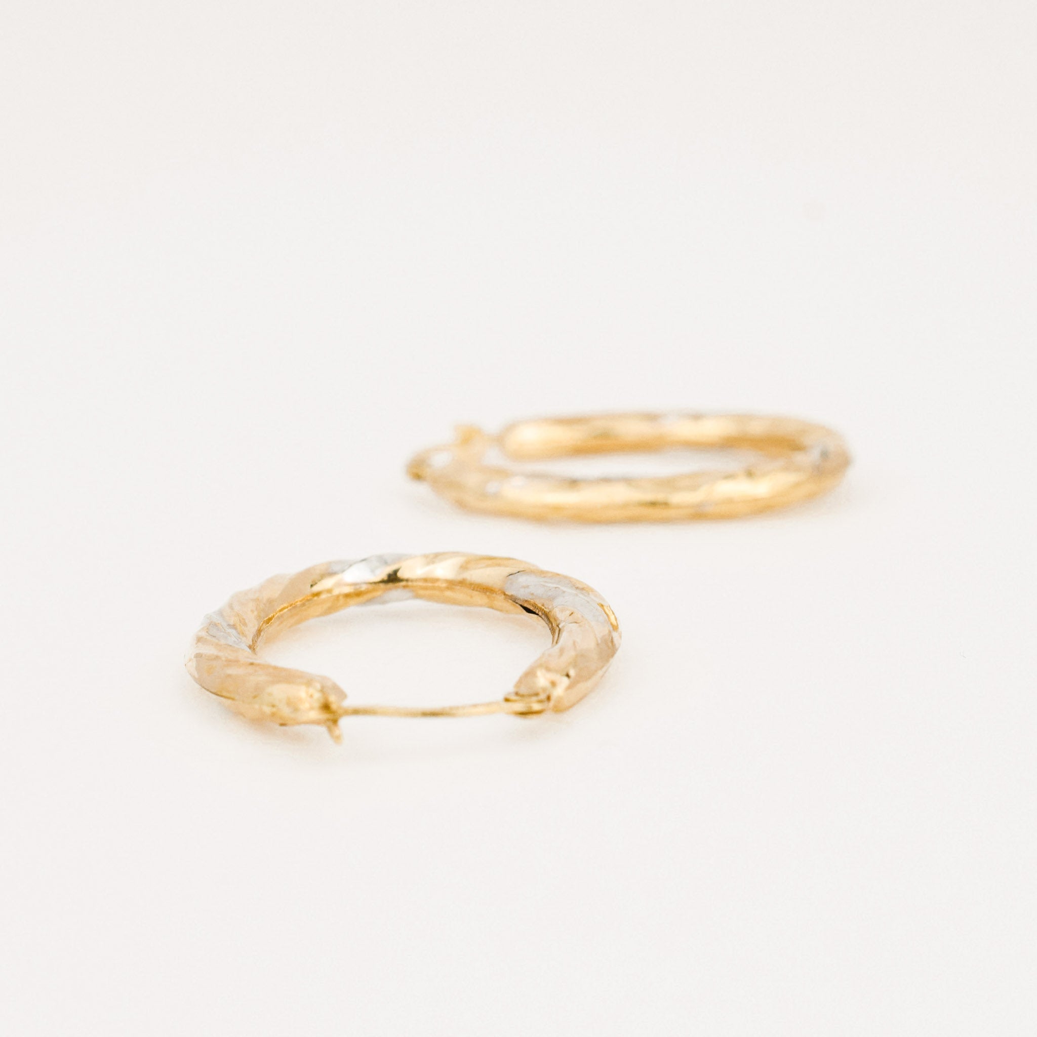 vintage gold twist hoop earrings 