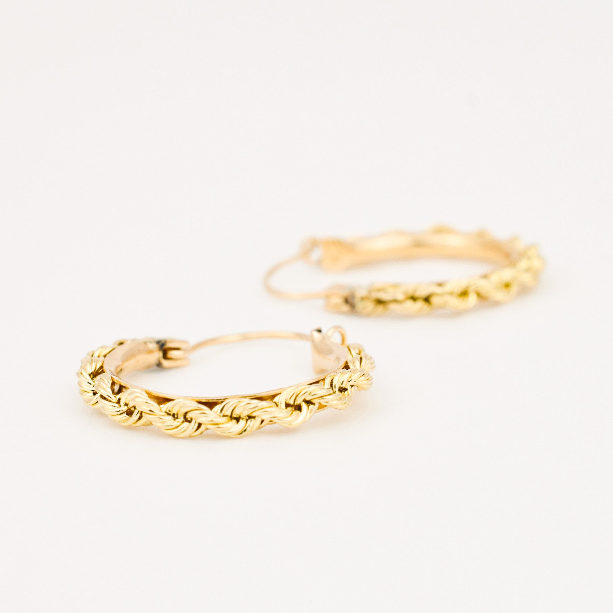 vintage gold rope hoop earrings 