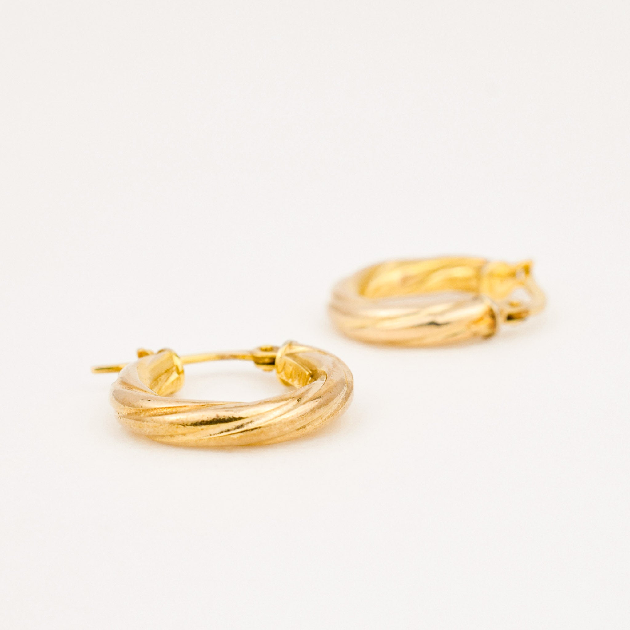 vintage gold twist hoop earrings