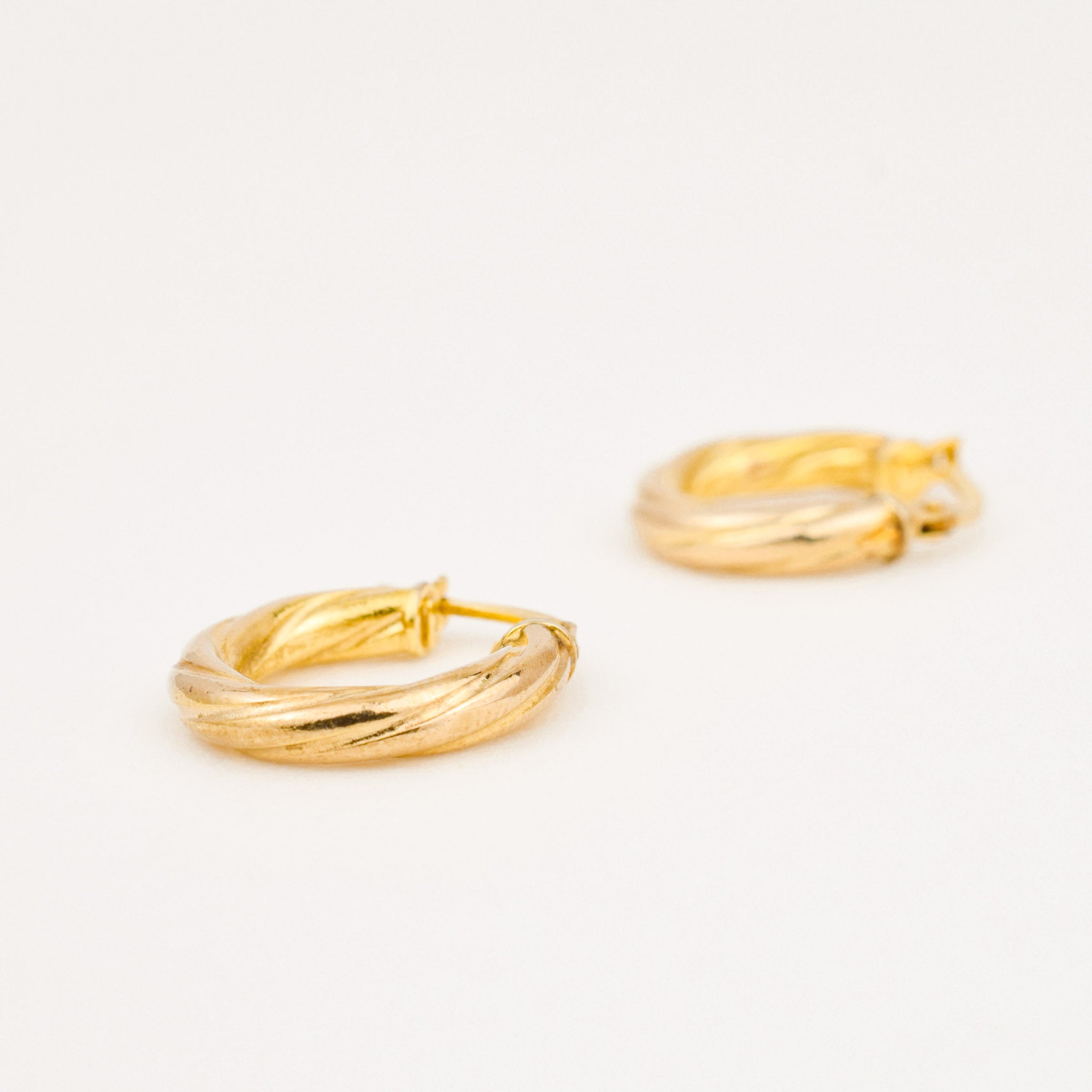 vintage gold twist hoop earrings