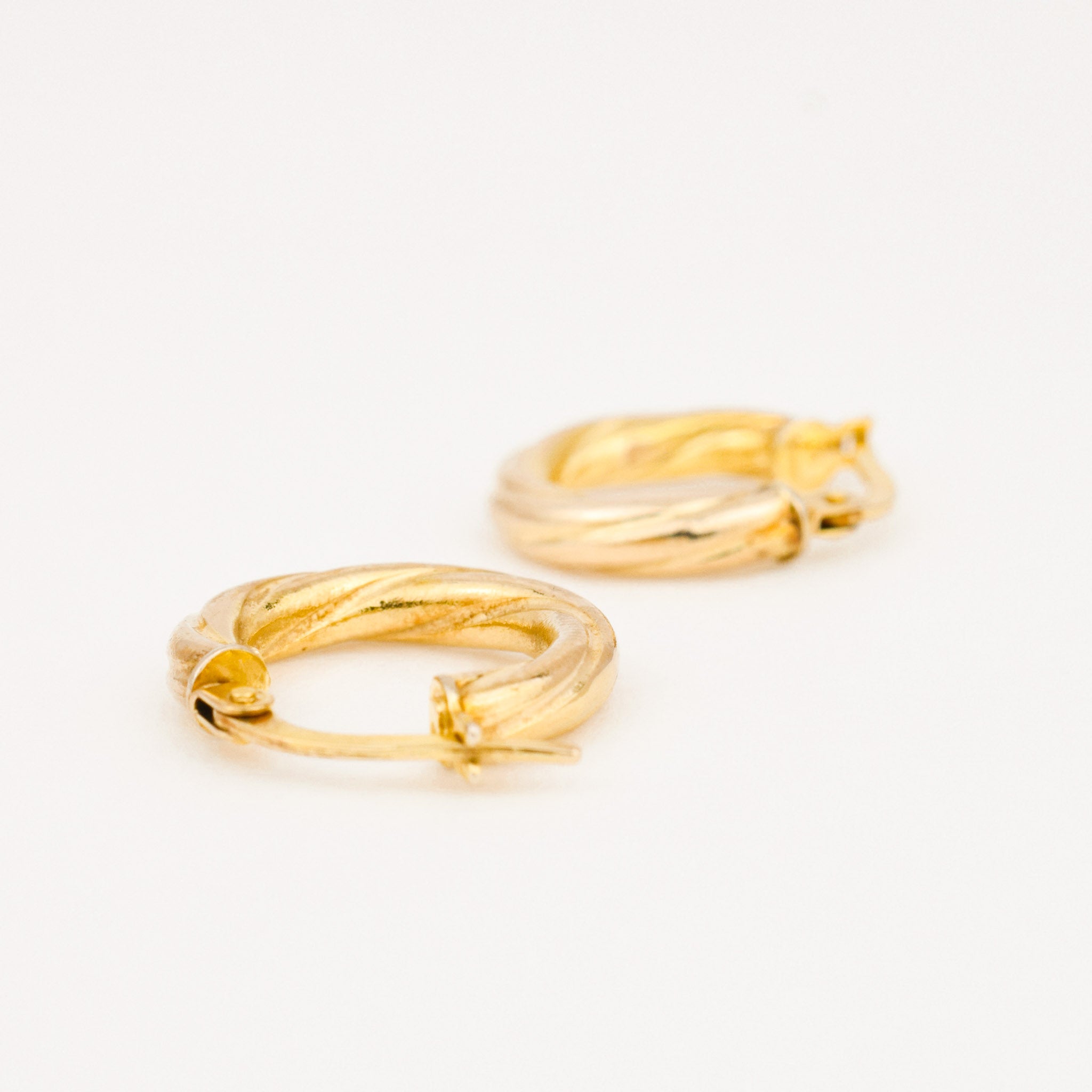 vintage gold twist hoop earrings