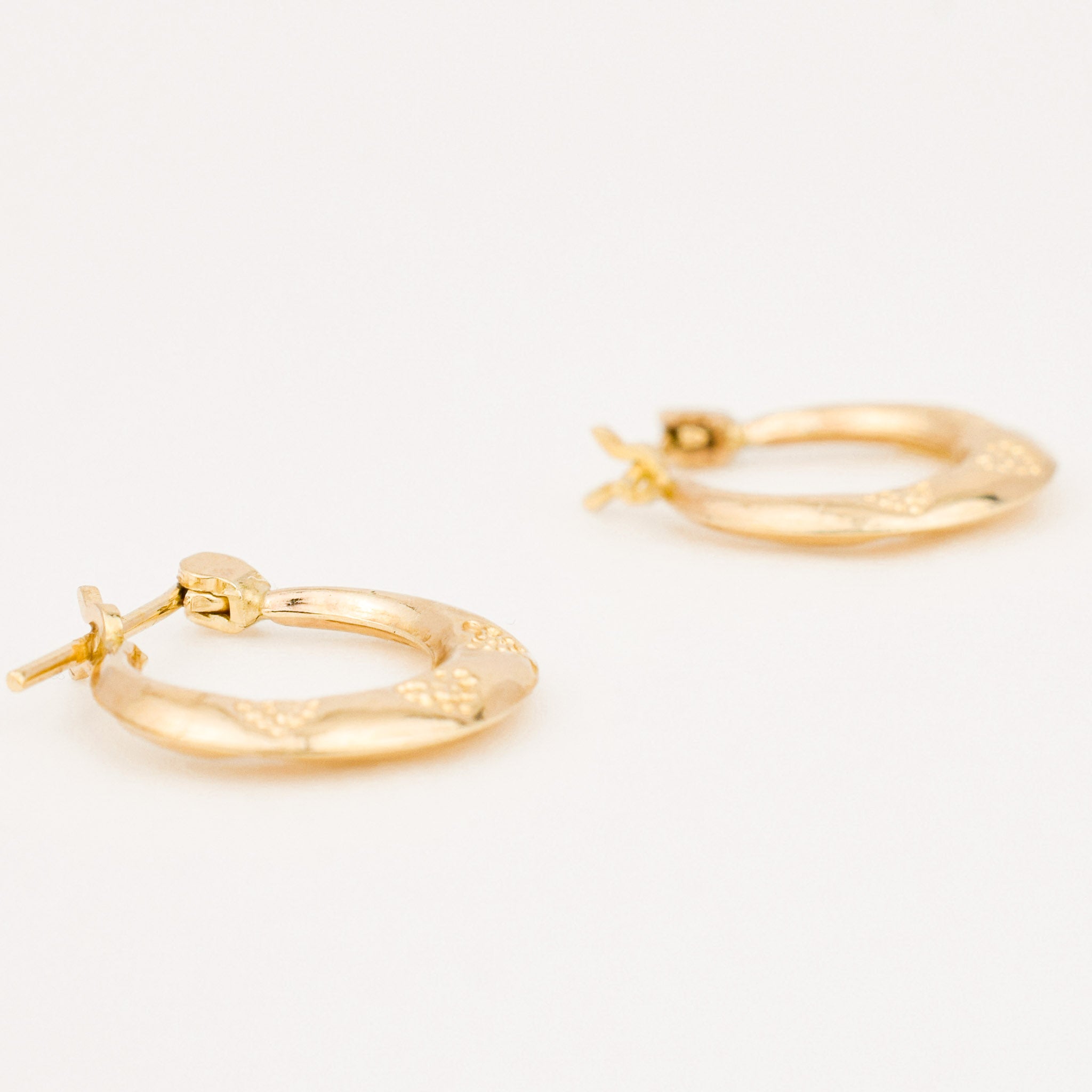vintage 10k yellow gold heart hoop earrings