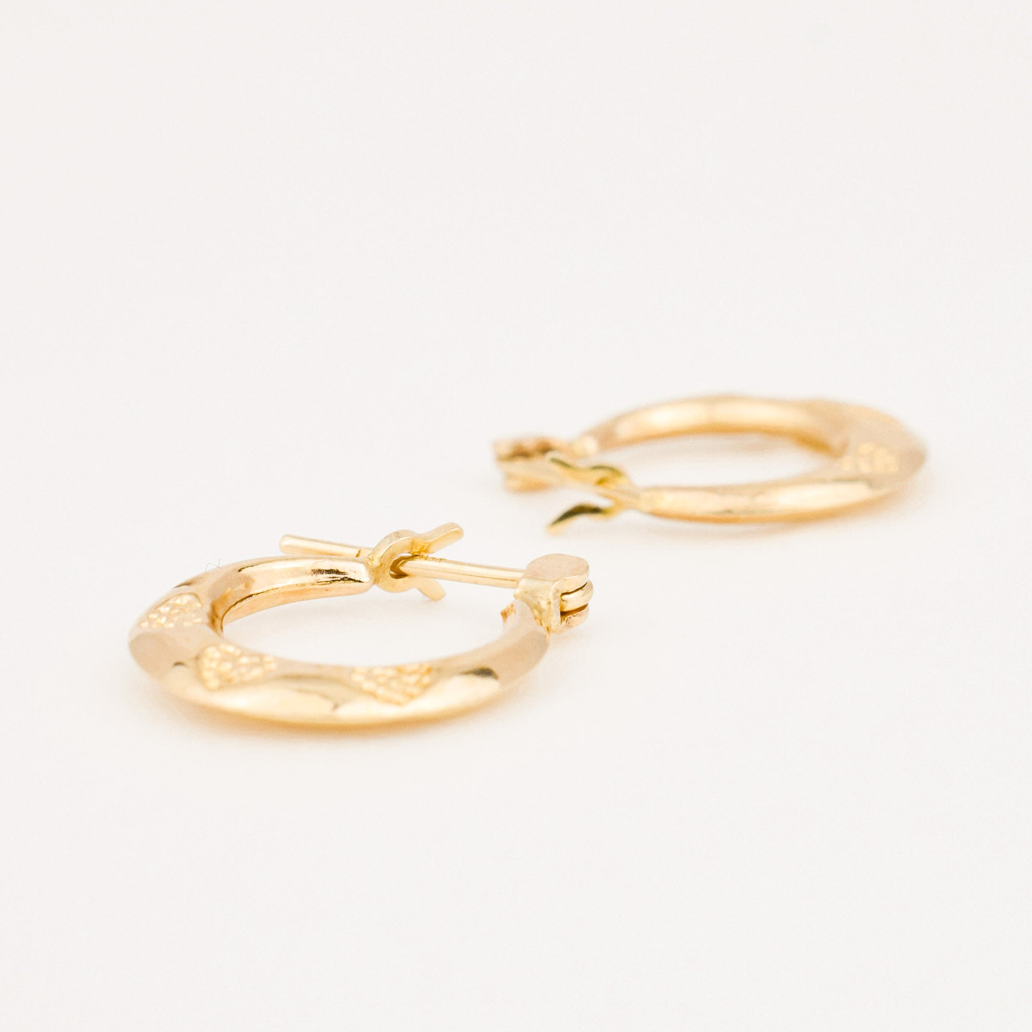vintage 10k yellow gold heart hoop earrings