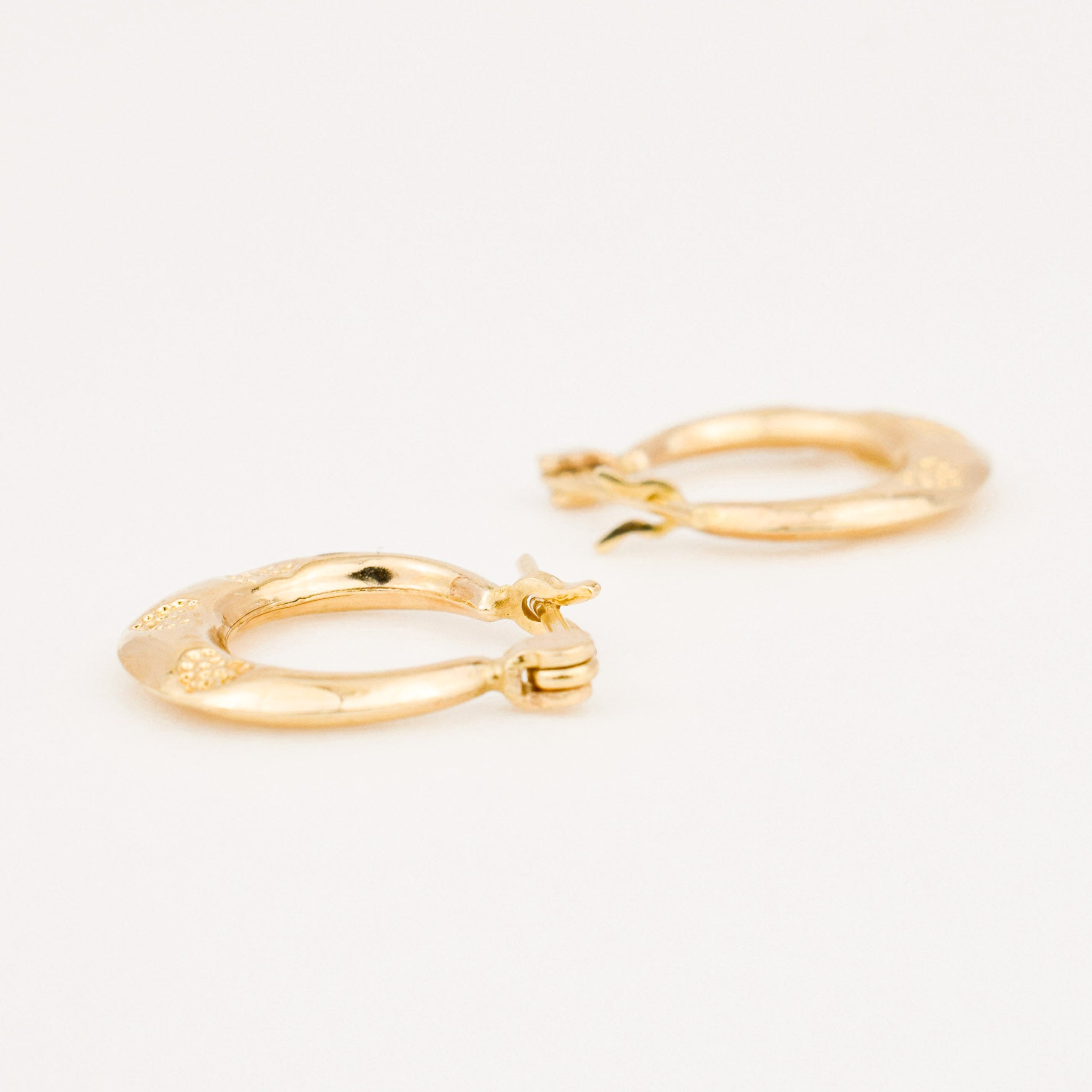 vintage 10k yellow gold heart hoop earrings