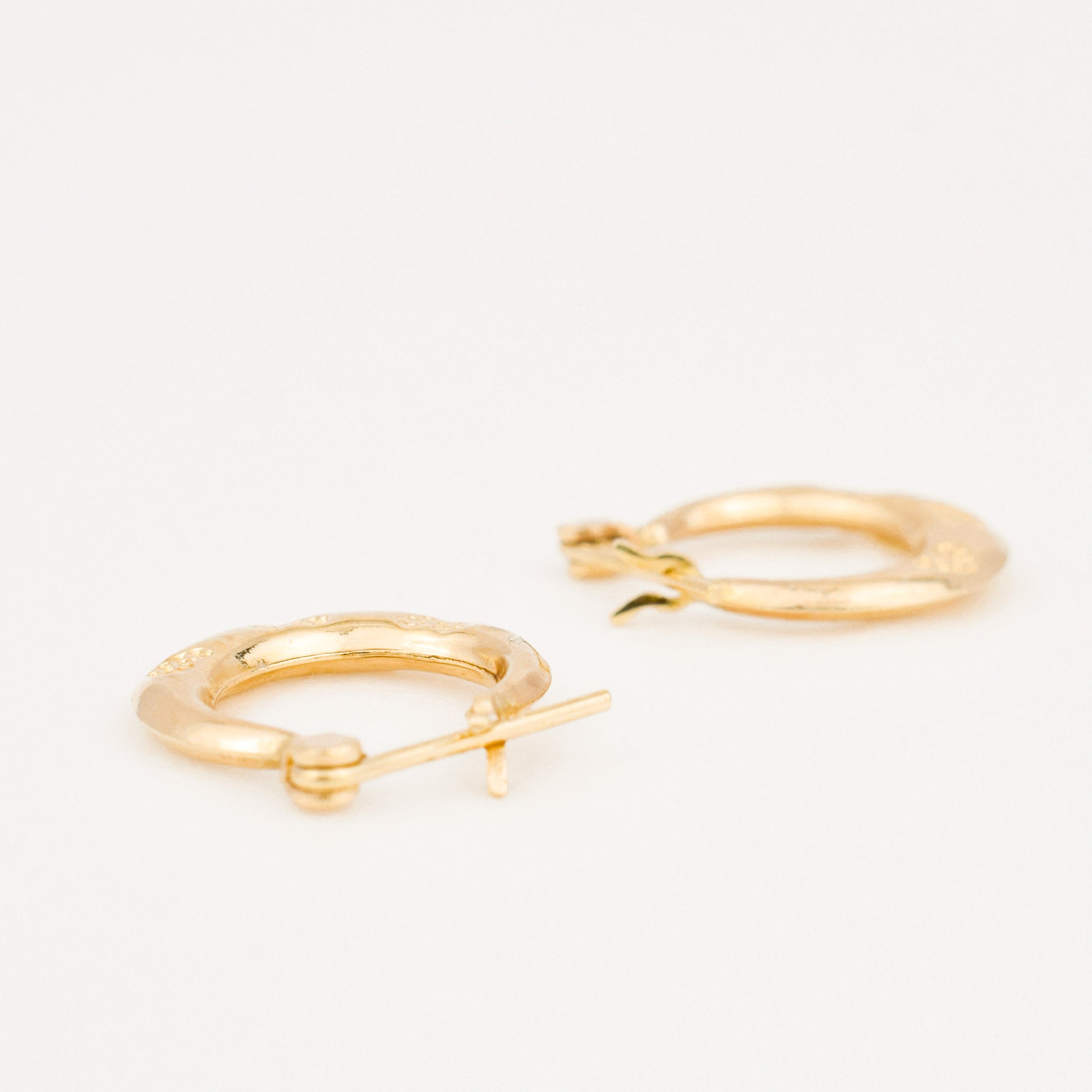 vintage 10k yellow gold heart hoop earrings